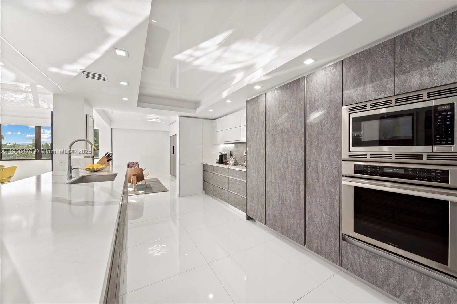 Small Image of 10205 COLLINS AVE #201, Bal Harbour Number 4