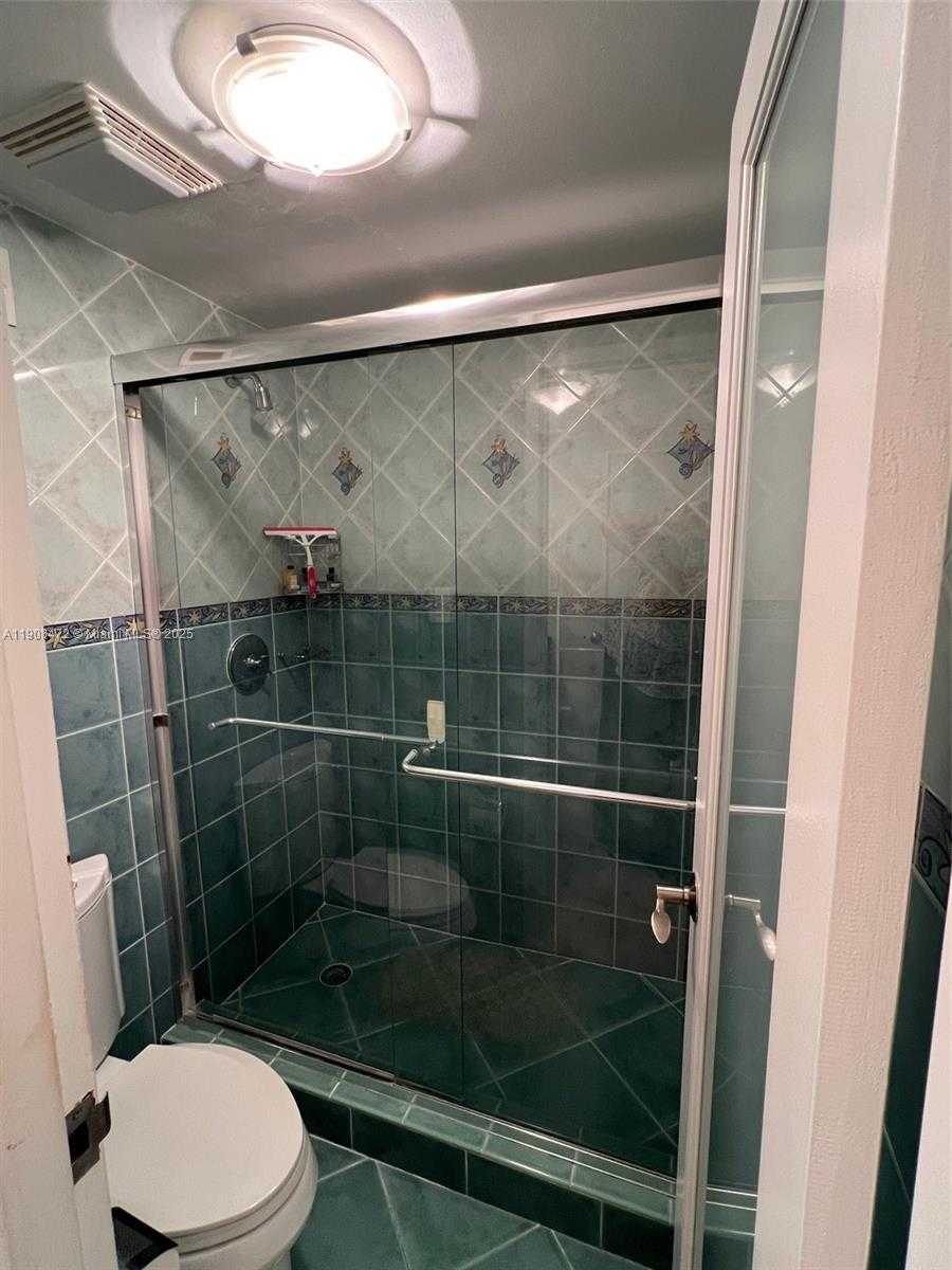 Small Image of 100 LINCOLN RD #702, Miami Beach Number 27