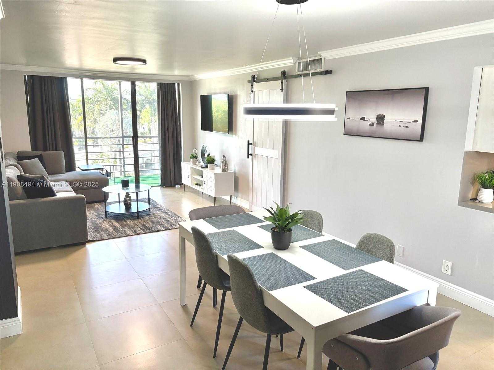 Small Image of 20500 WEST COUNTRY CLUB DR #501, Aventura Number 1