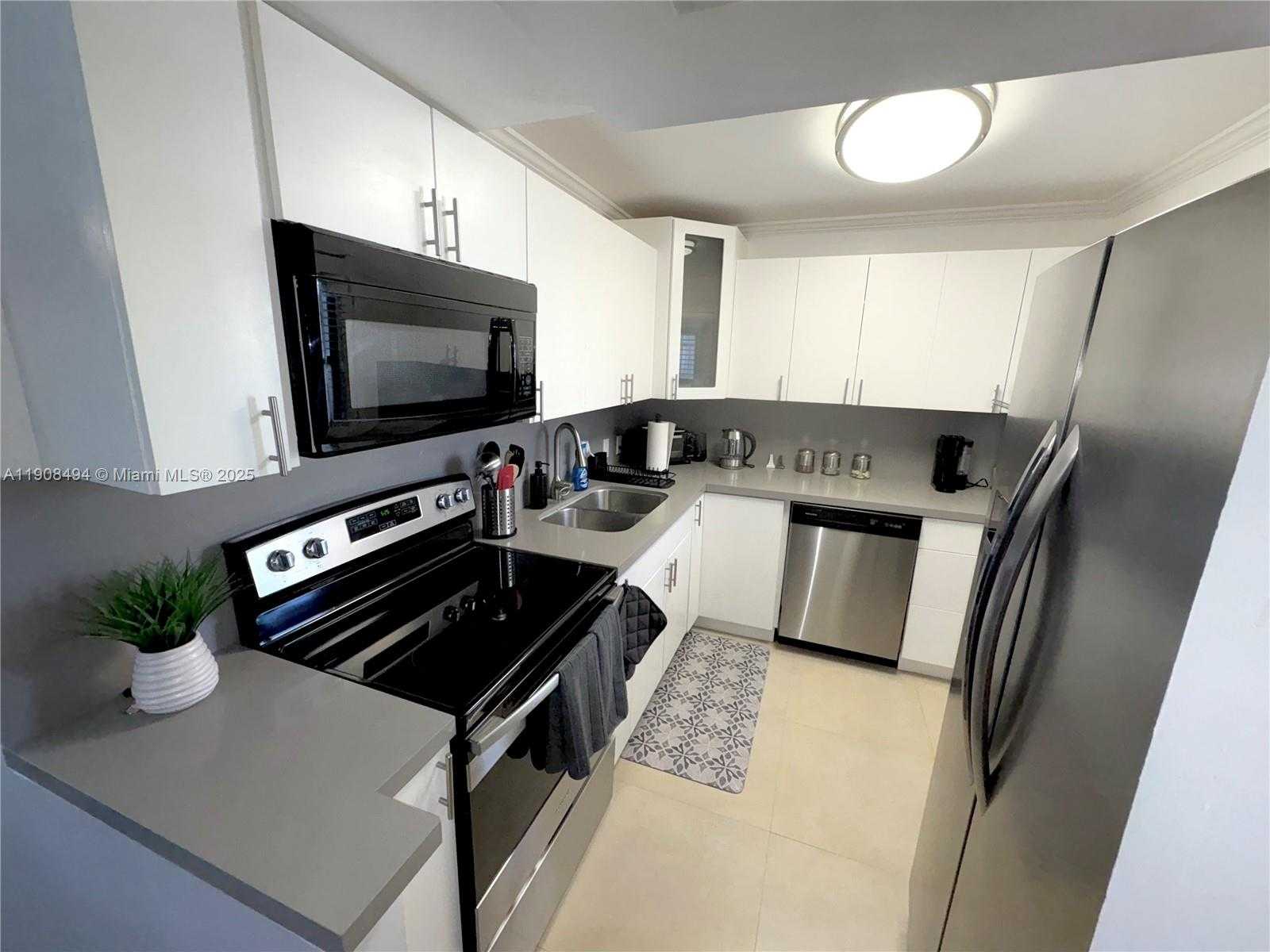 Small Image of 20500 WEST COUNTRY CLUB DR #501, Aventura Number 25