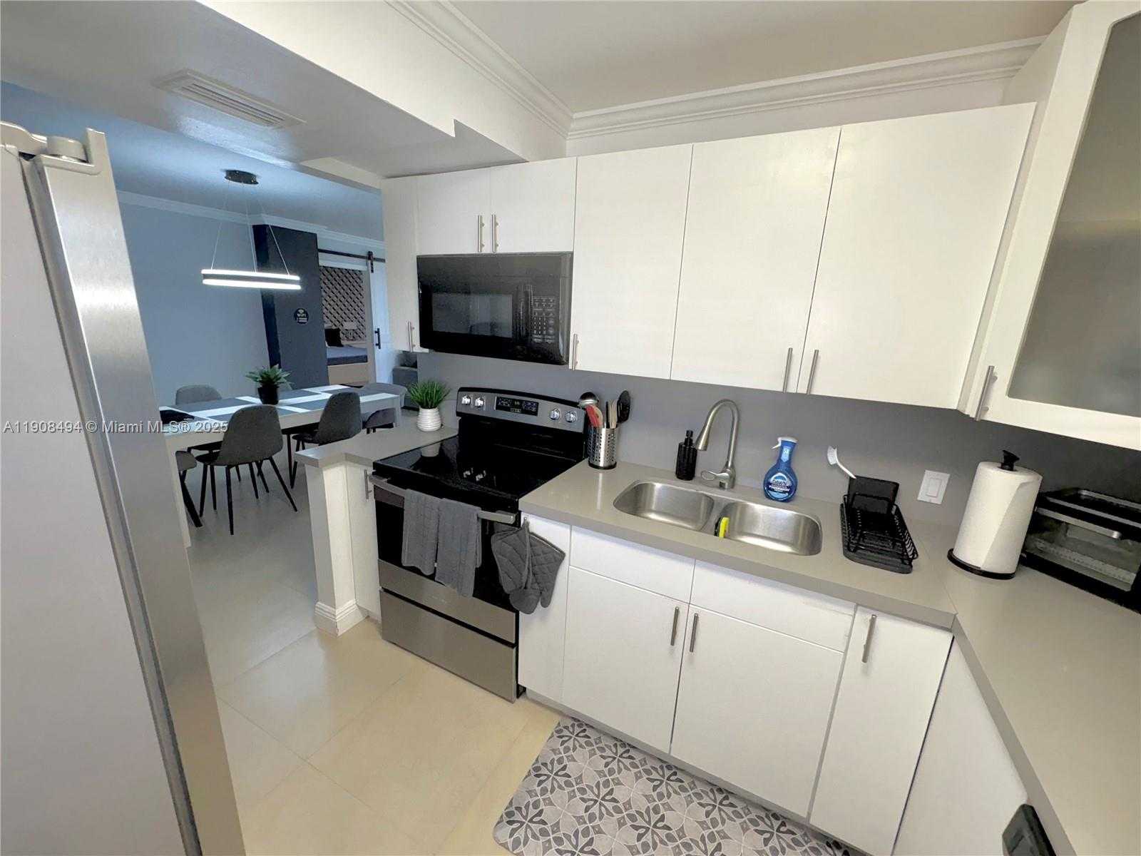 Small Image of 20500 WEST COUNTRY CLUB DR #501, Aventura Number 26