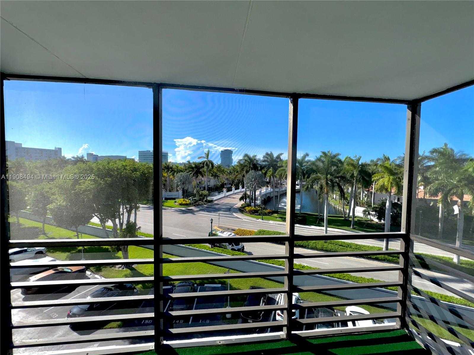 Small Image of 20500 WEST COUNTRY CLUB DR #501, Aventura Number 28