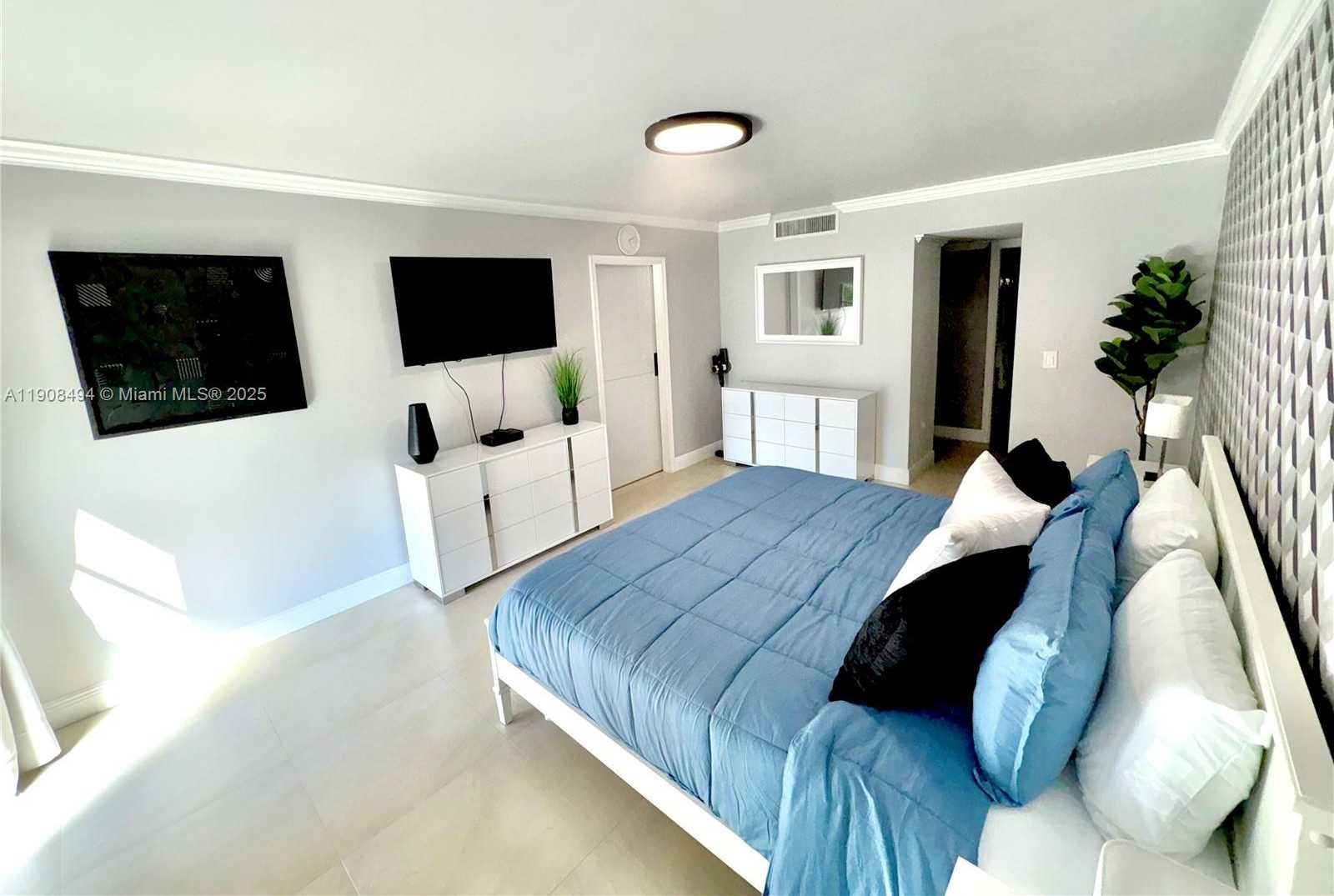 Small Image of 20500 WEST COUNTRY CLUB DR #501, Aventura Number 9