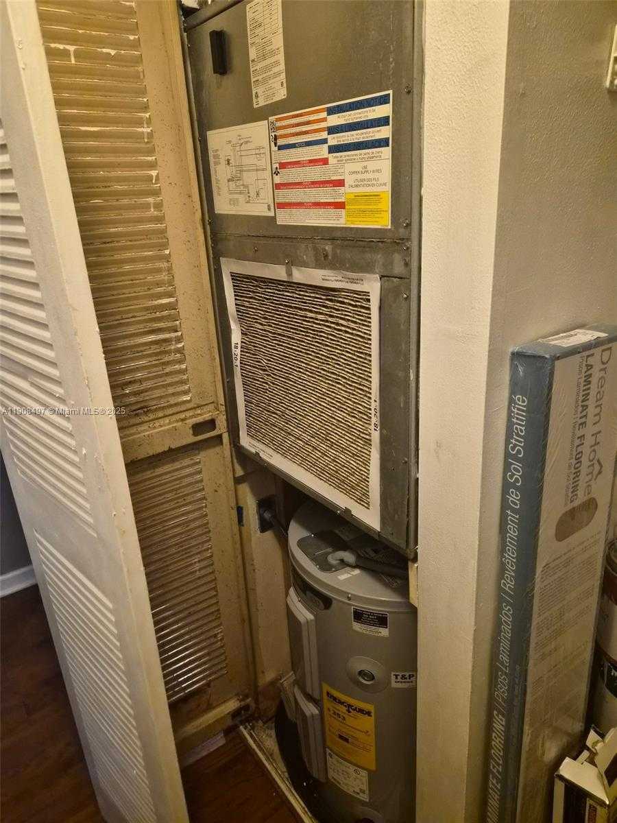 Small Image of 7175 ORANGE DR #203H, Davie Number 21