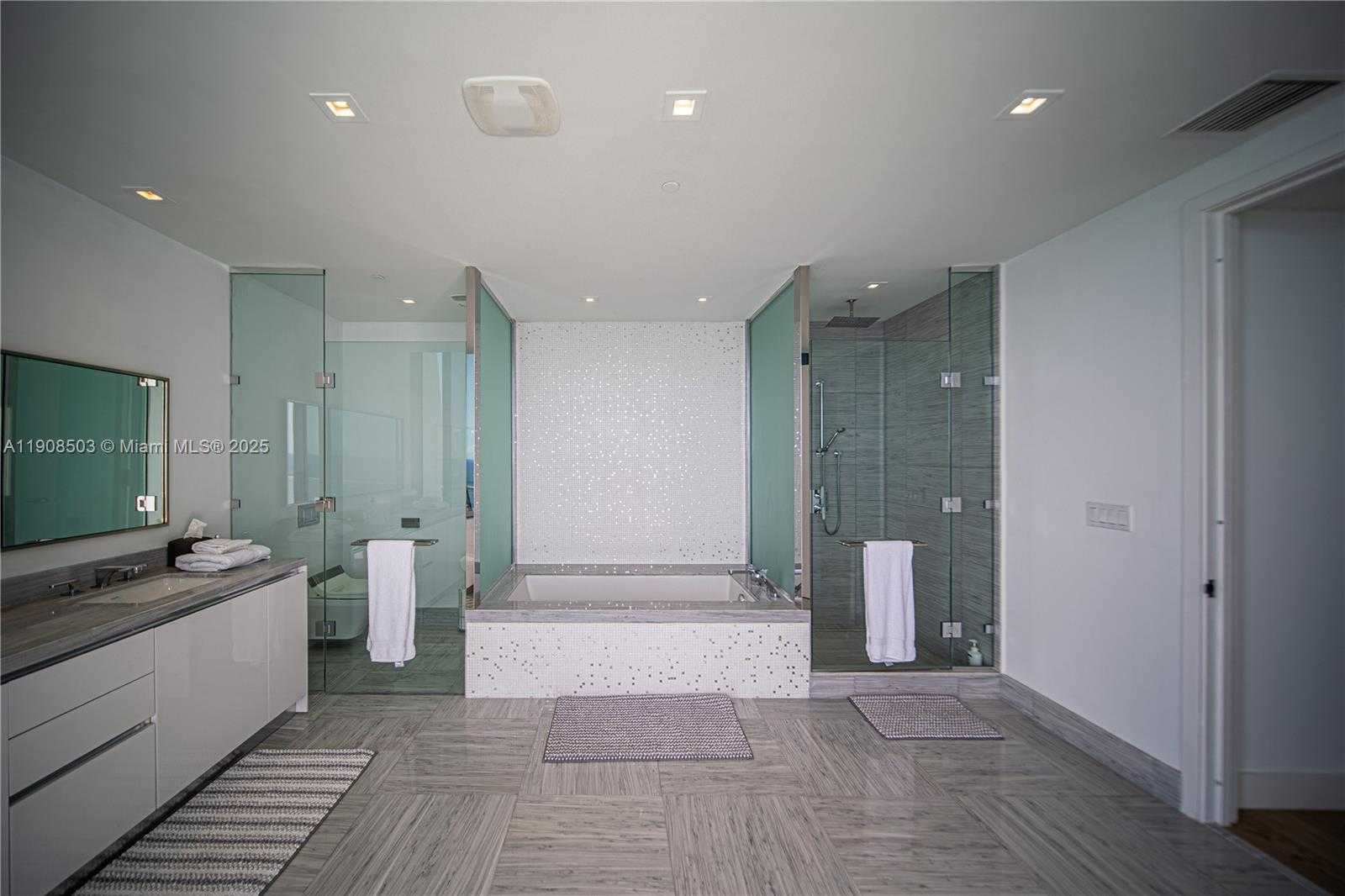 Small Image of 16901 COLLINS AVE #2005, Sunny Isles Beach Number 30