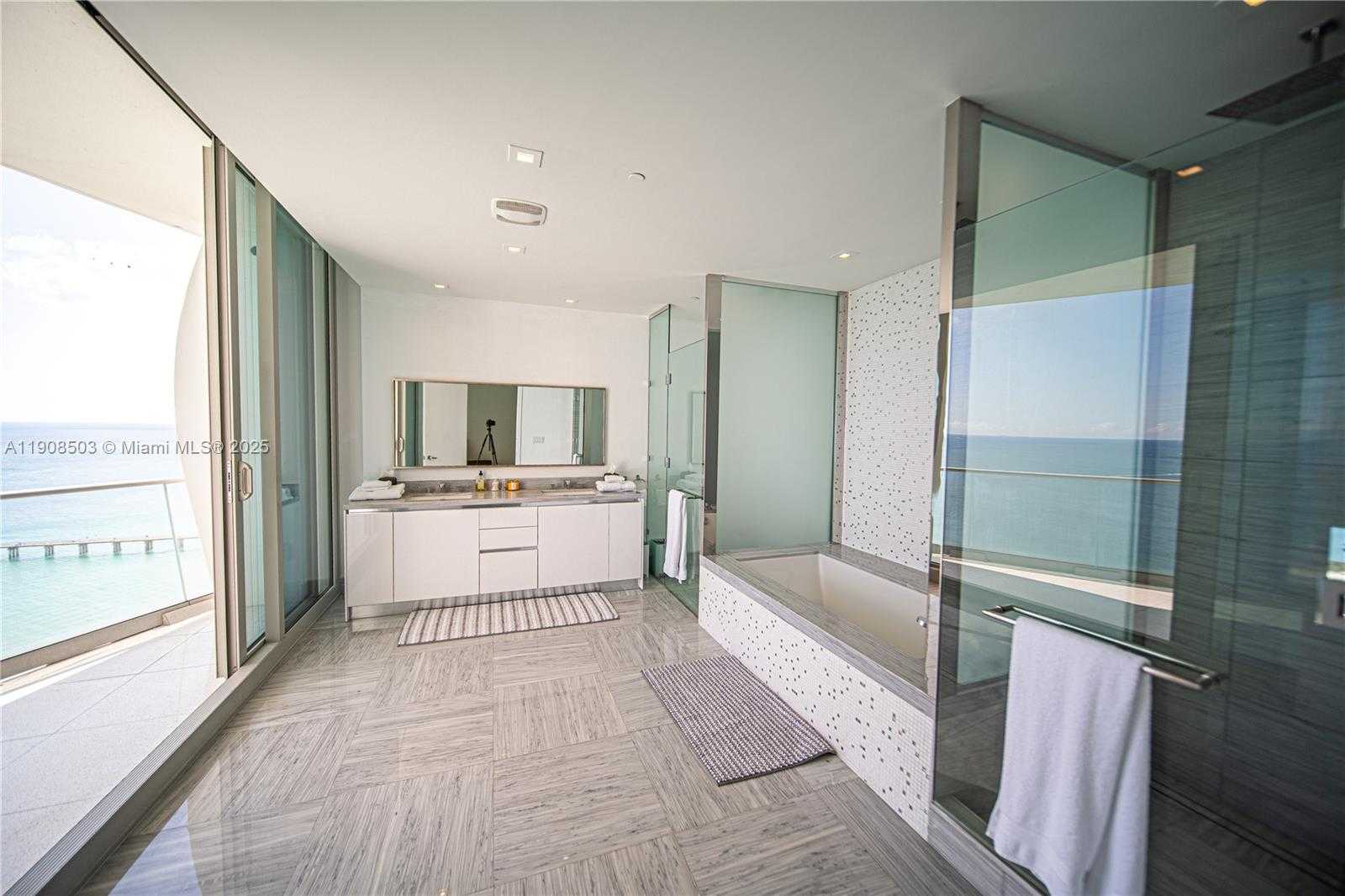 Small Image of 16901 COLLINS AVE #2005, Sunny Isles Beach Number 31