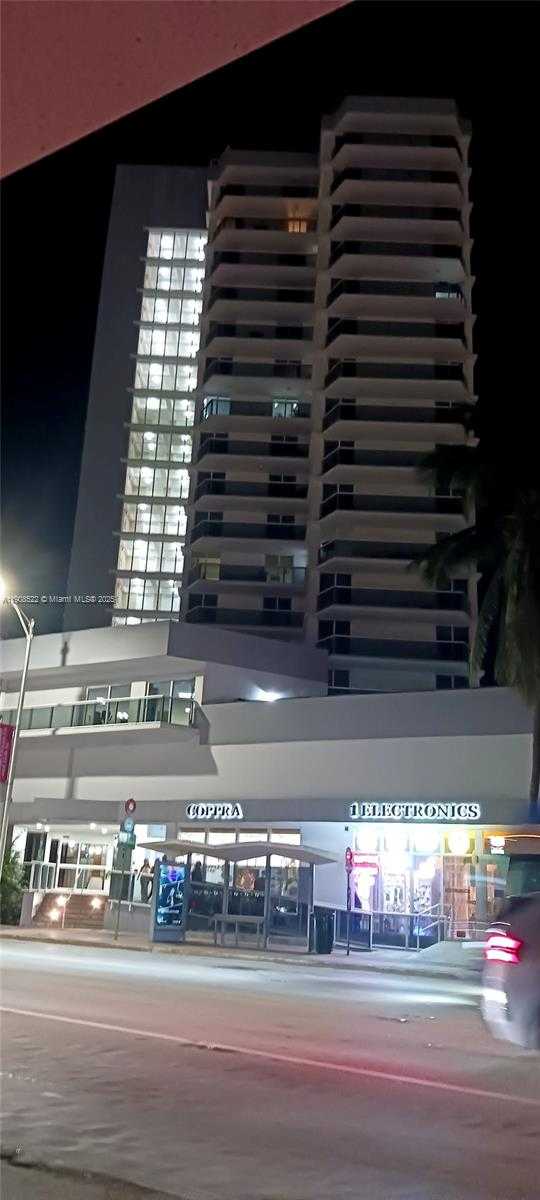 Small Image of 2401 COLLINS AVE #1708, Miami Beach Number 14