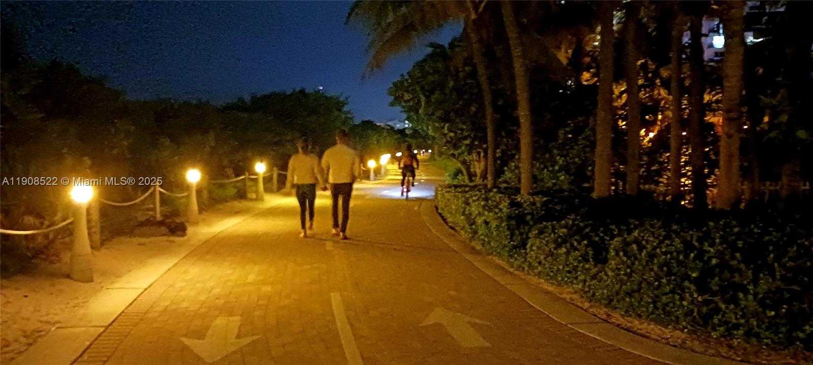 Small Image of 2401 COLLINS AVE #1708, Miami Beach Number 18