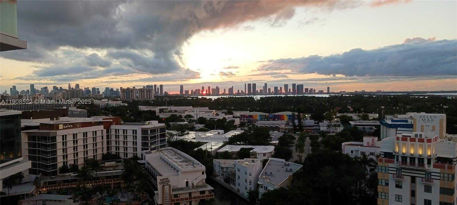 Small Image of 2401 COLLINS AVE #1708, Miami Beach Number 2