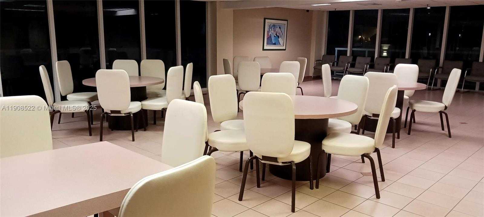 Small Image of 2401 COLLINS AVE #1708, Miami Beach Number 7