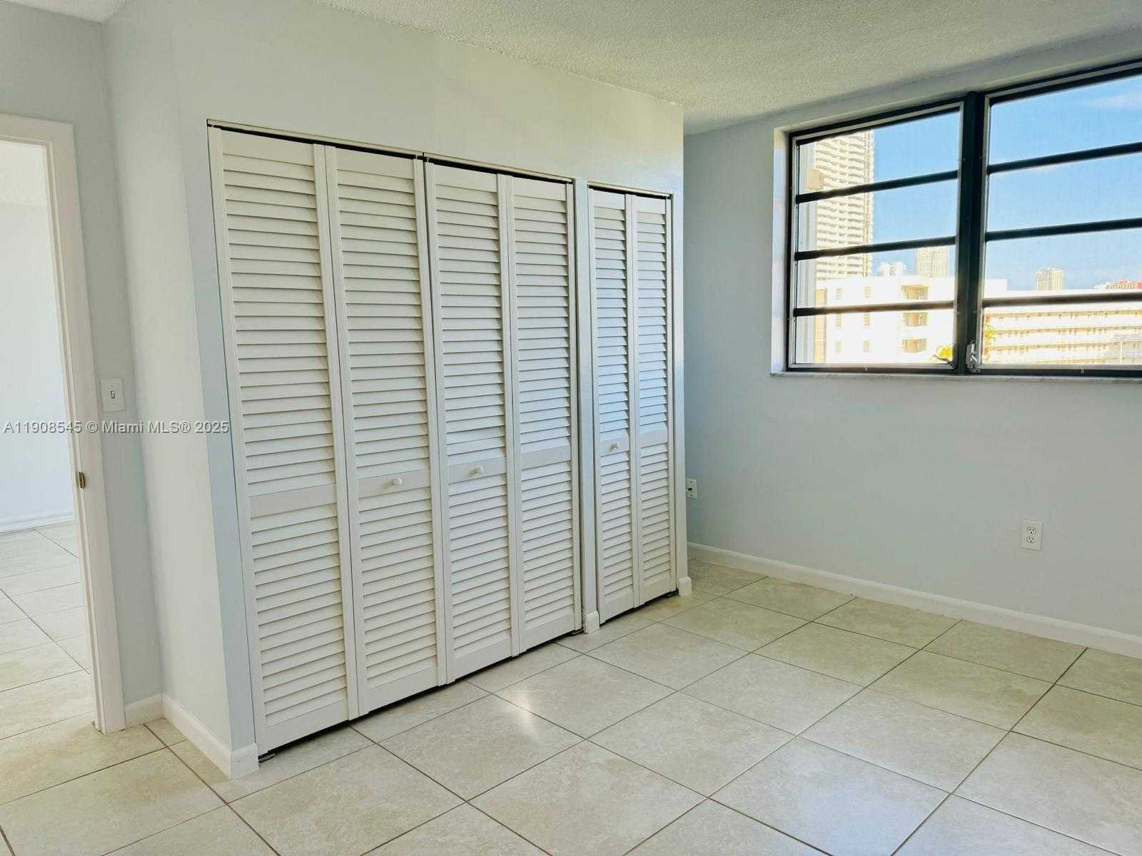 Small Image of 2930 POINT EAST DR #E512, Aventura Number 17