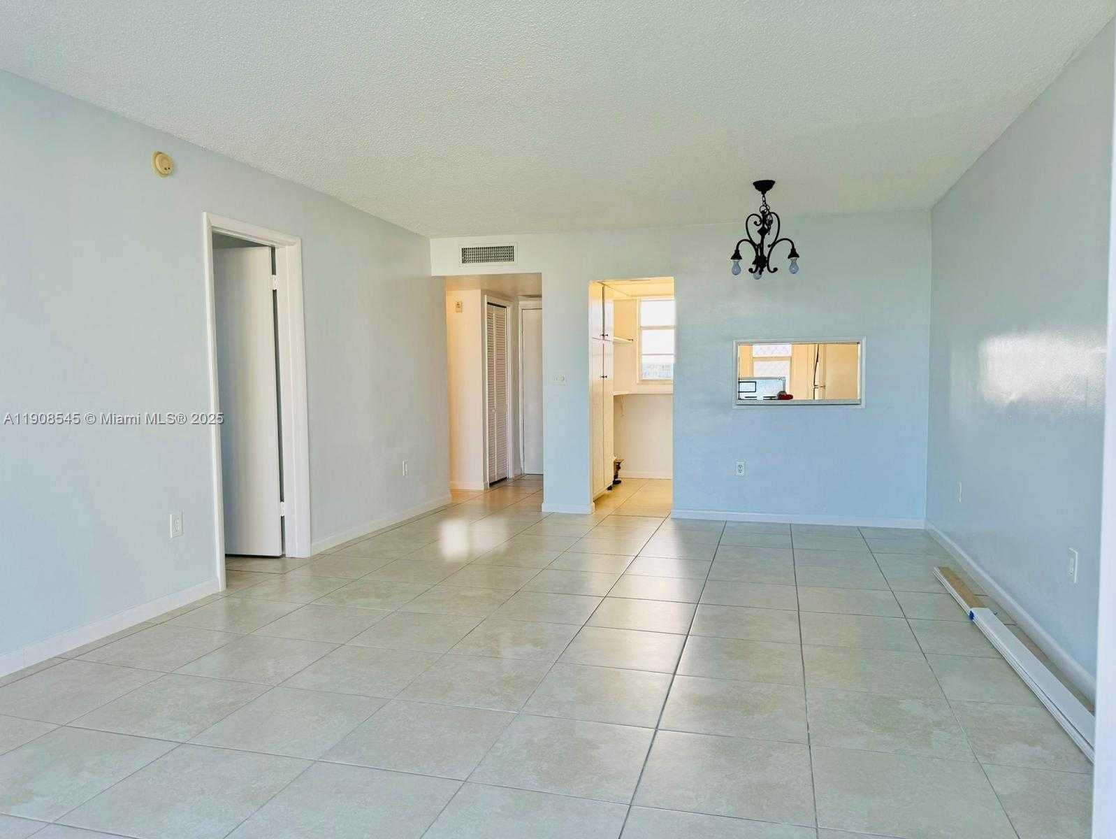 Small Image of 2930 POINT EAST DR #E512, Aventura Number 2