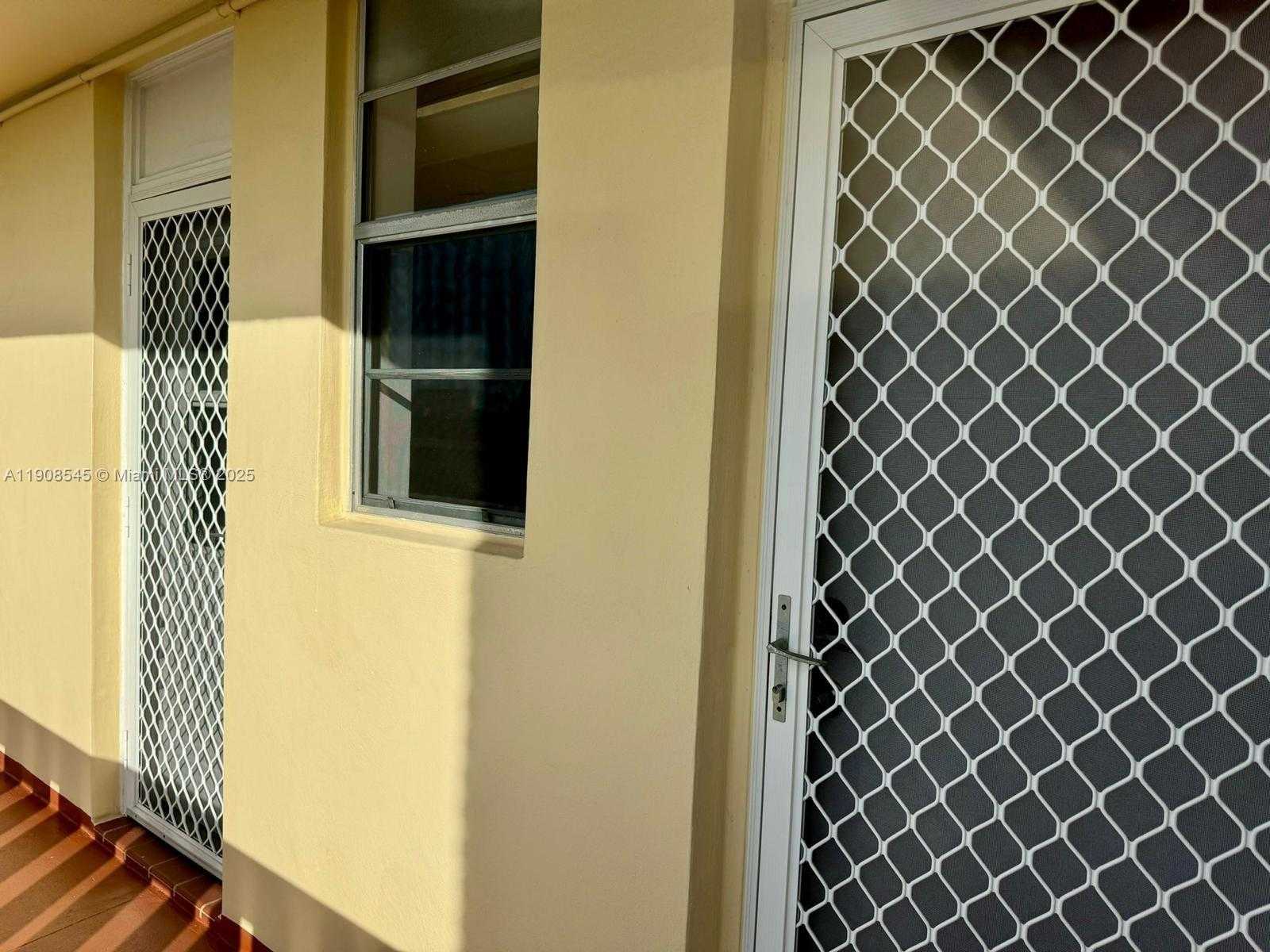 Small Image of 2930 POINT EAST DR #E512, Aventura Number 21