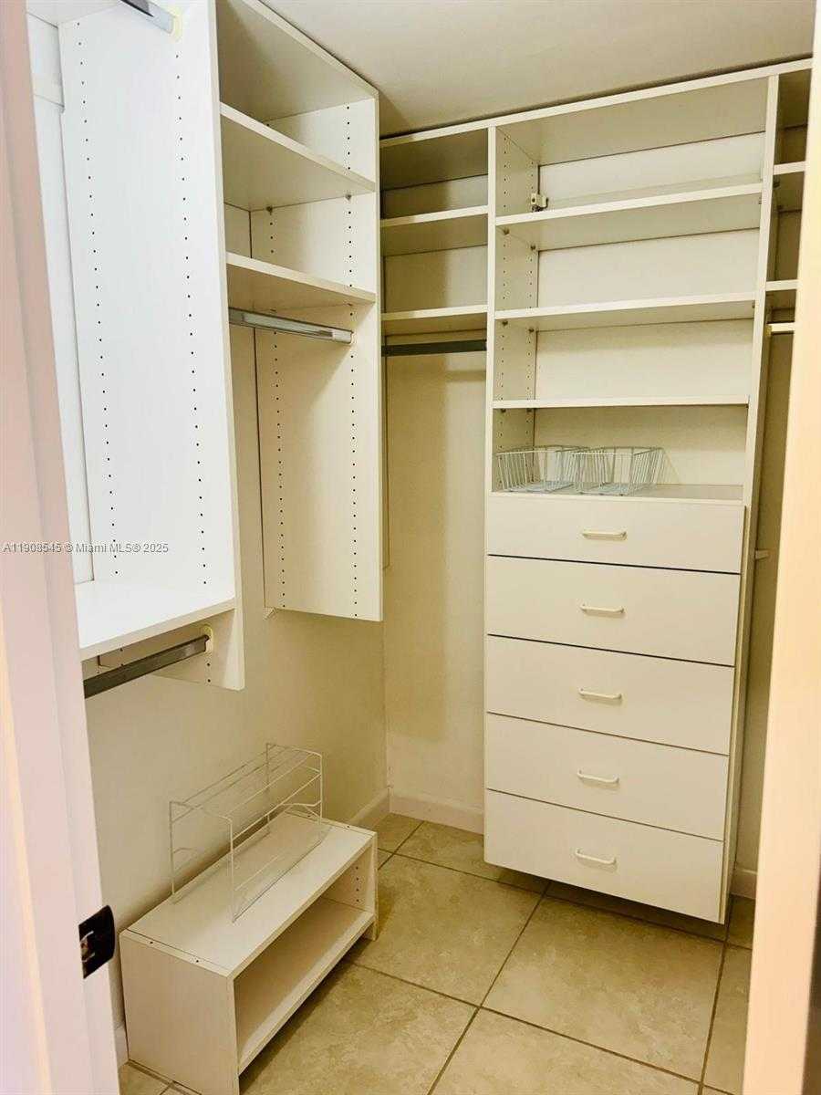 Small Image of 2930 POINT EAST DR #E512, Aventura Number 25