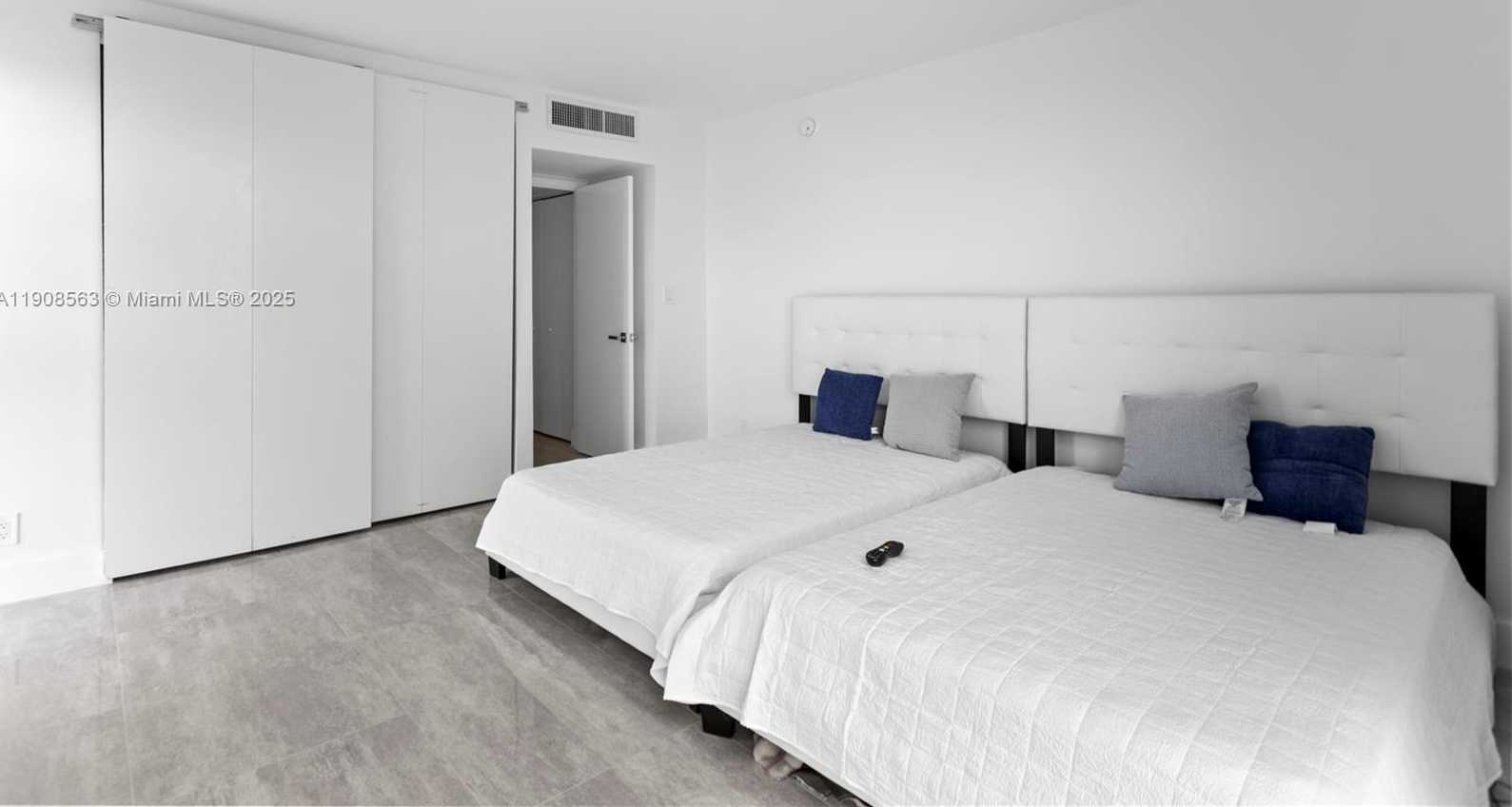 Small Image of 100 BAYVIEW DR #227, Sunny Isles Beach Number 23