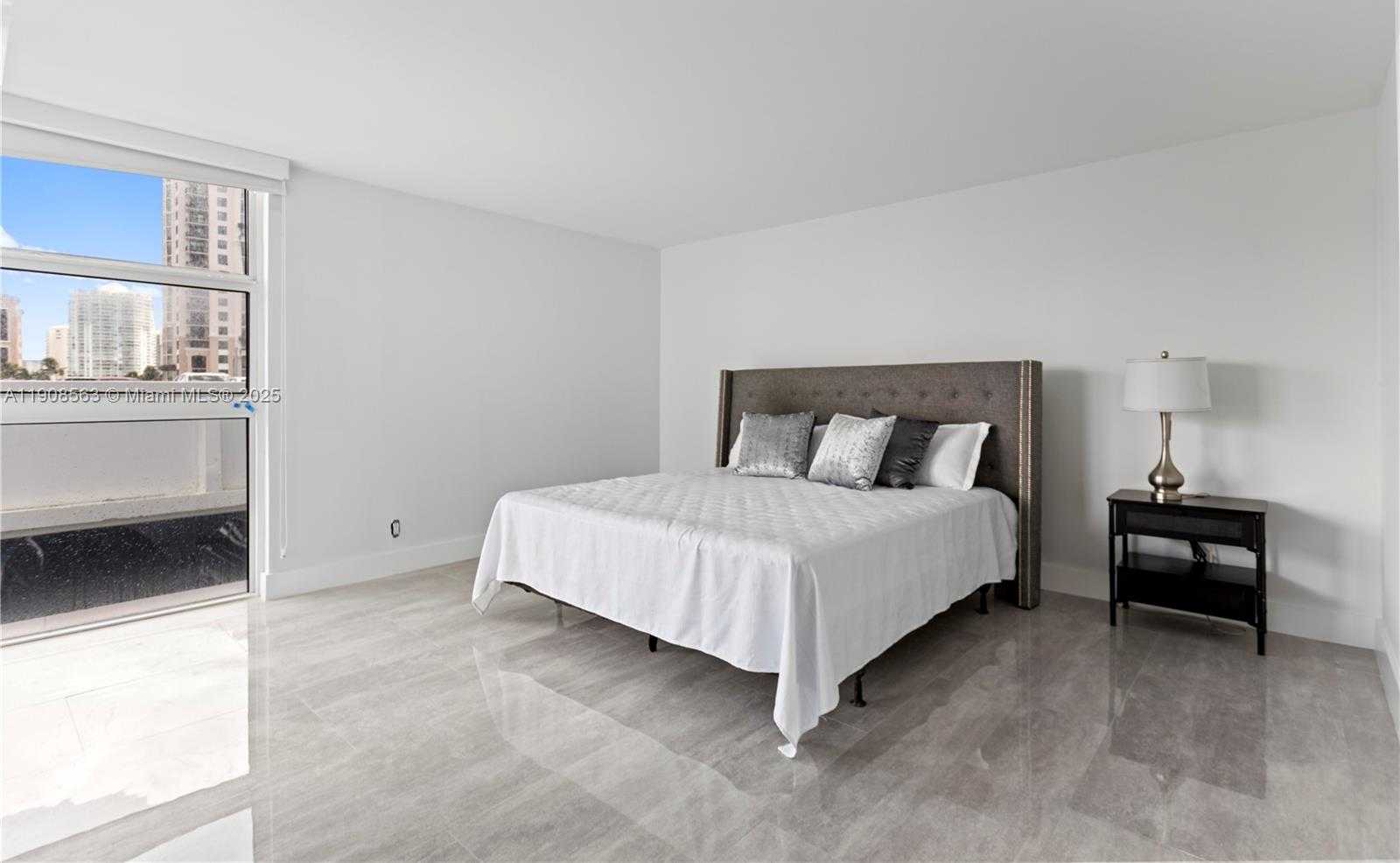 Small Image of 100 BAYVIEW DR #227, Sunny Isles Beach Number 28