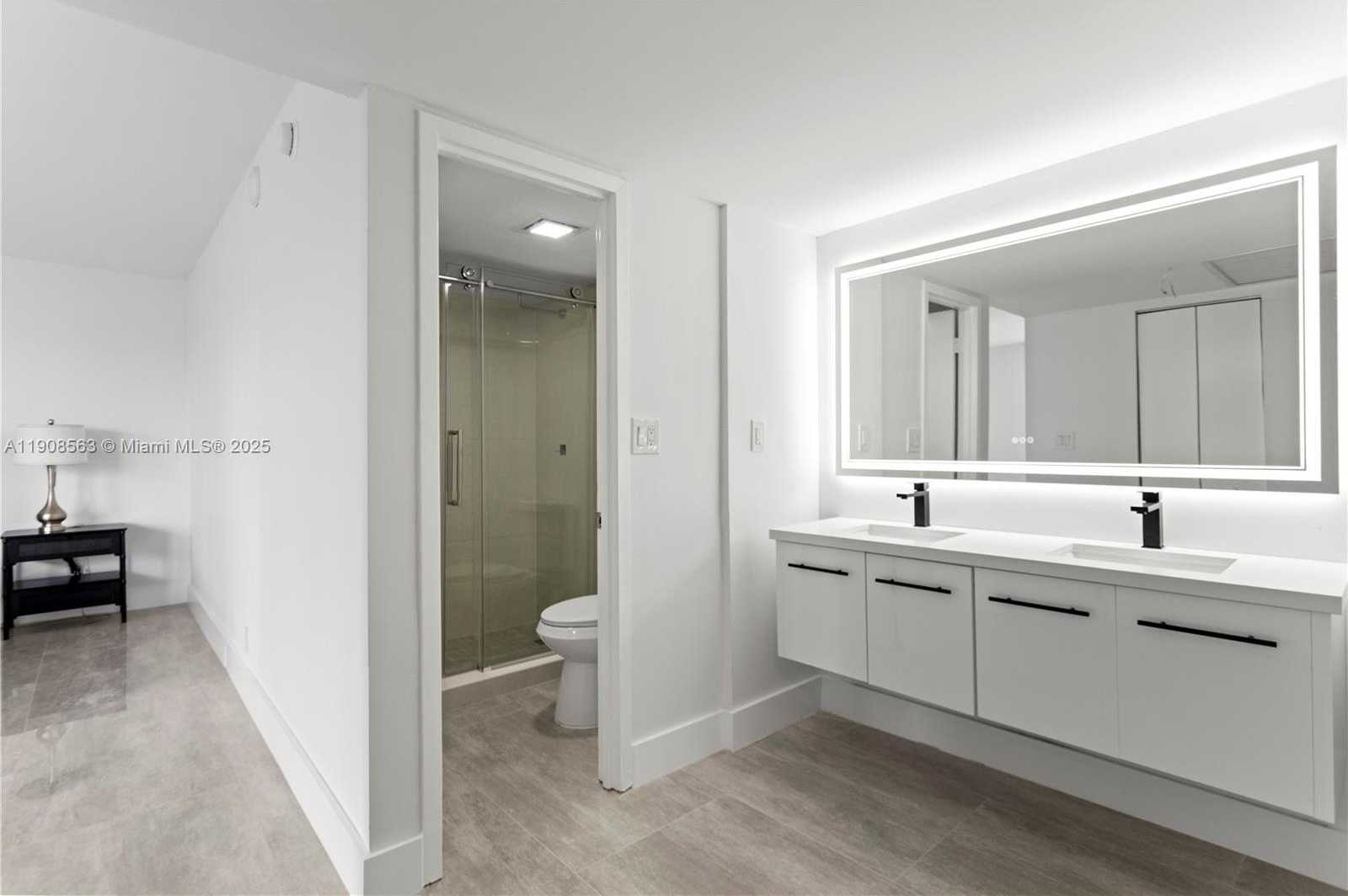 Small Image of 100 BAYVIEW DR #227, Sunny Isles Beach Number 33