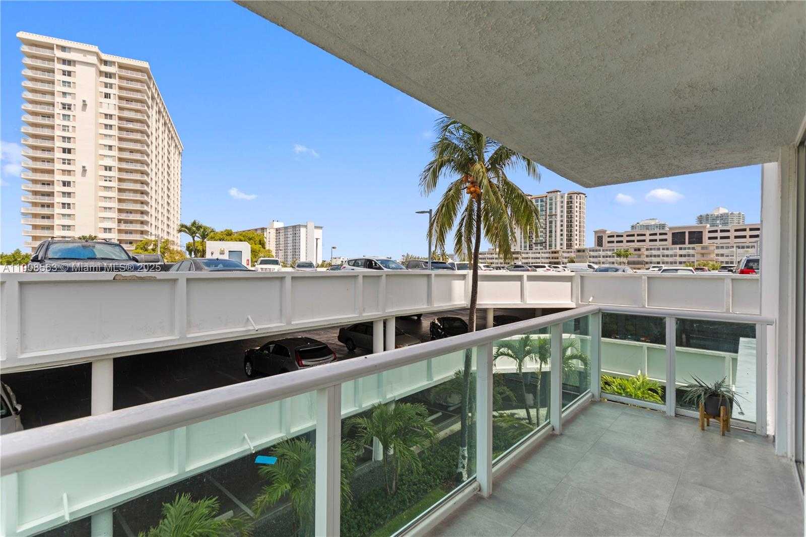 Small Image of 100 BAYVIEW DR #227, Sunny Isles Beach Number 39
