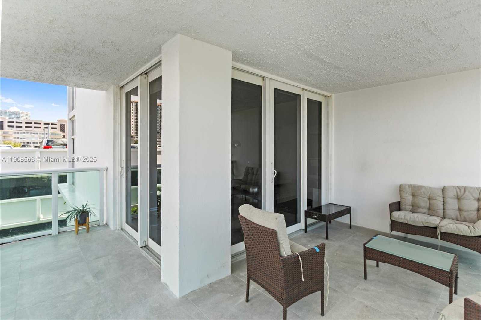 Small Image of 100 BAYVIEW DR #227, Sunny Isles Beach Number 45