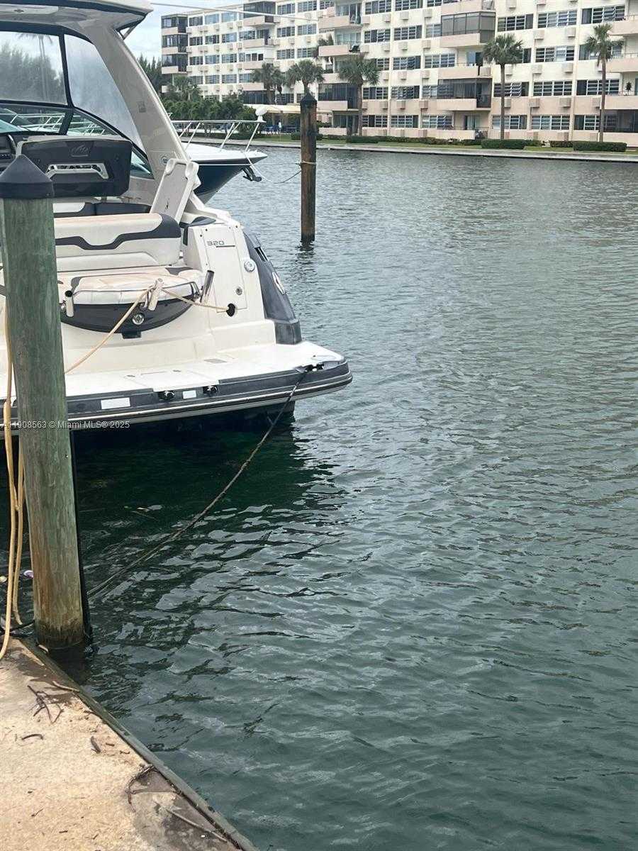 Small Image of 100 BAYVIEW DR #227, Sunny Isles Beach Number 48