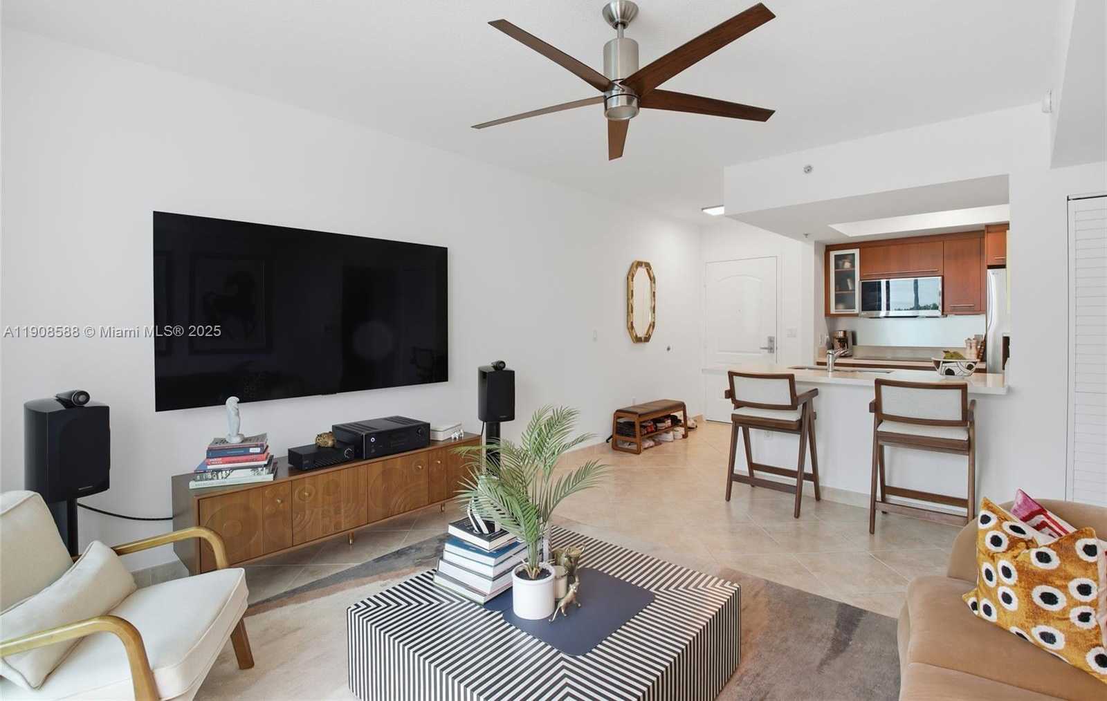 Small Image of 110 WASHINGTON AVE #2420, Miami Beach Number 11