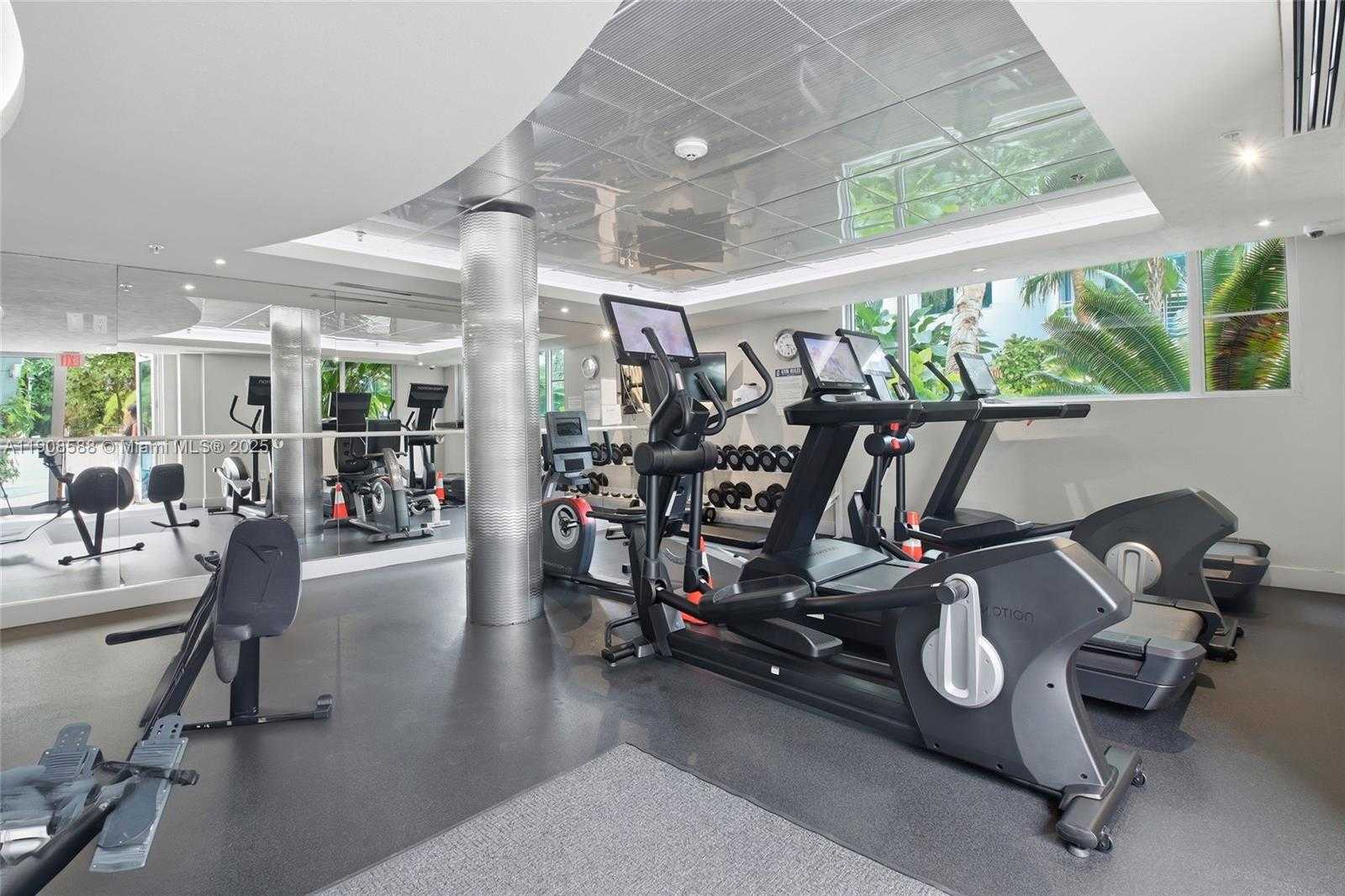 Small Image of 110 WASHINGTON AVE #2420, Miami Beach Number 25