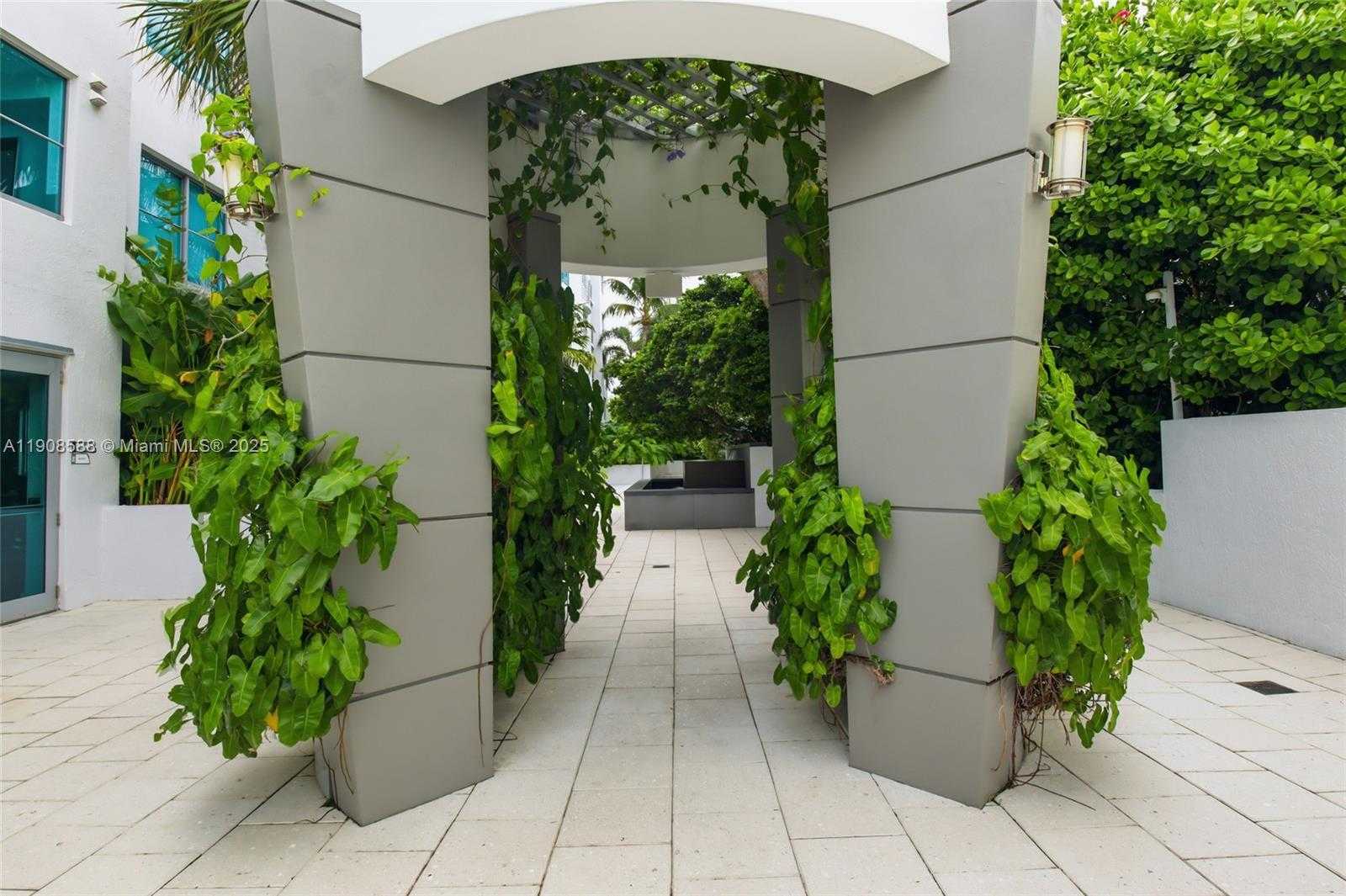 Small Image of 110 WASHINGTON AVE #2420, Miami Beach Number 28