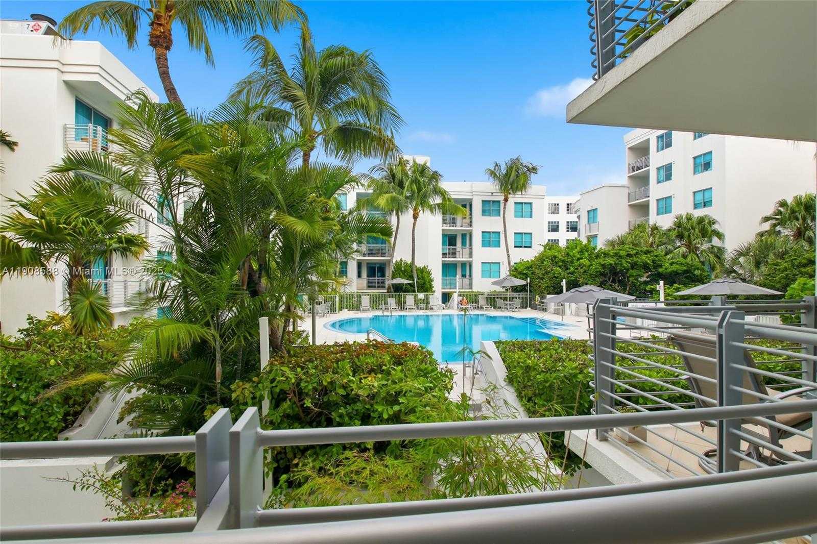 Small Image of 110 WASHINGTON AVE #2420, Miami Beach Number 4
