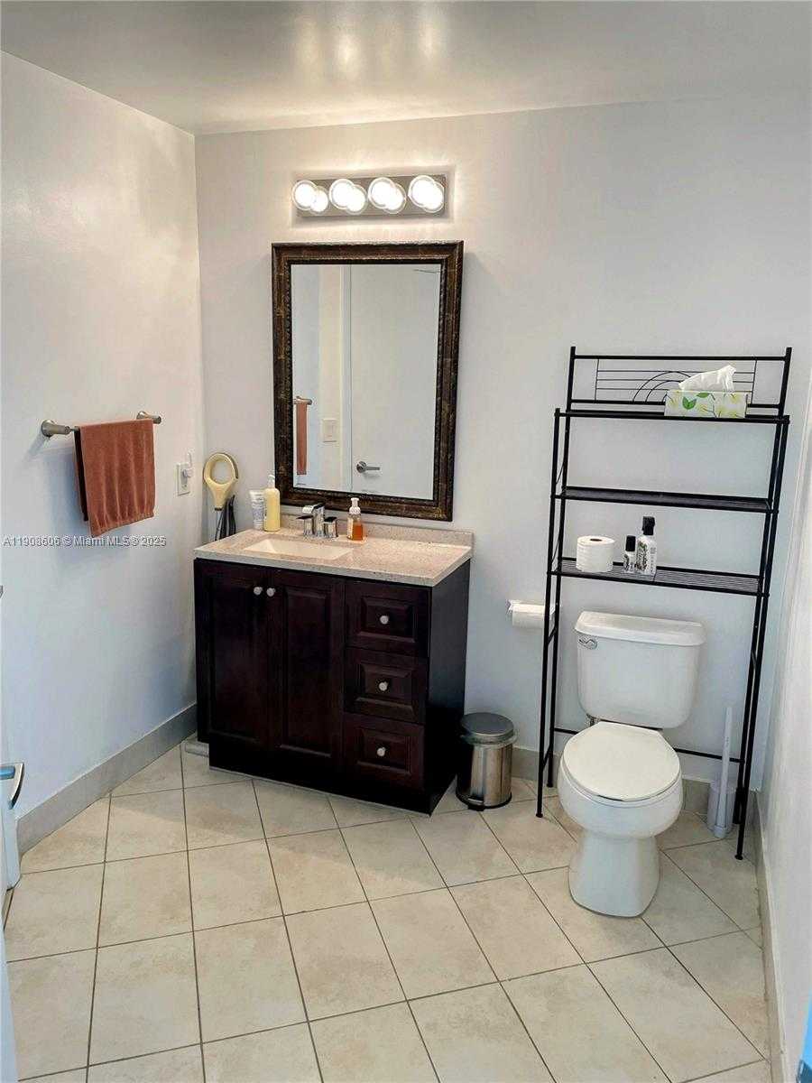 Small Image of 1900 NORTH BAYSHORE DR #4007, Miami Number 13