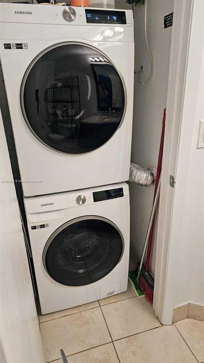 Small Image of 1900 NORTH BAYSHORE DR #4007, Miami Number 14