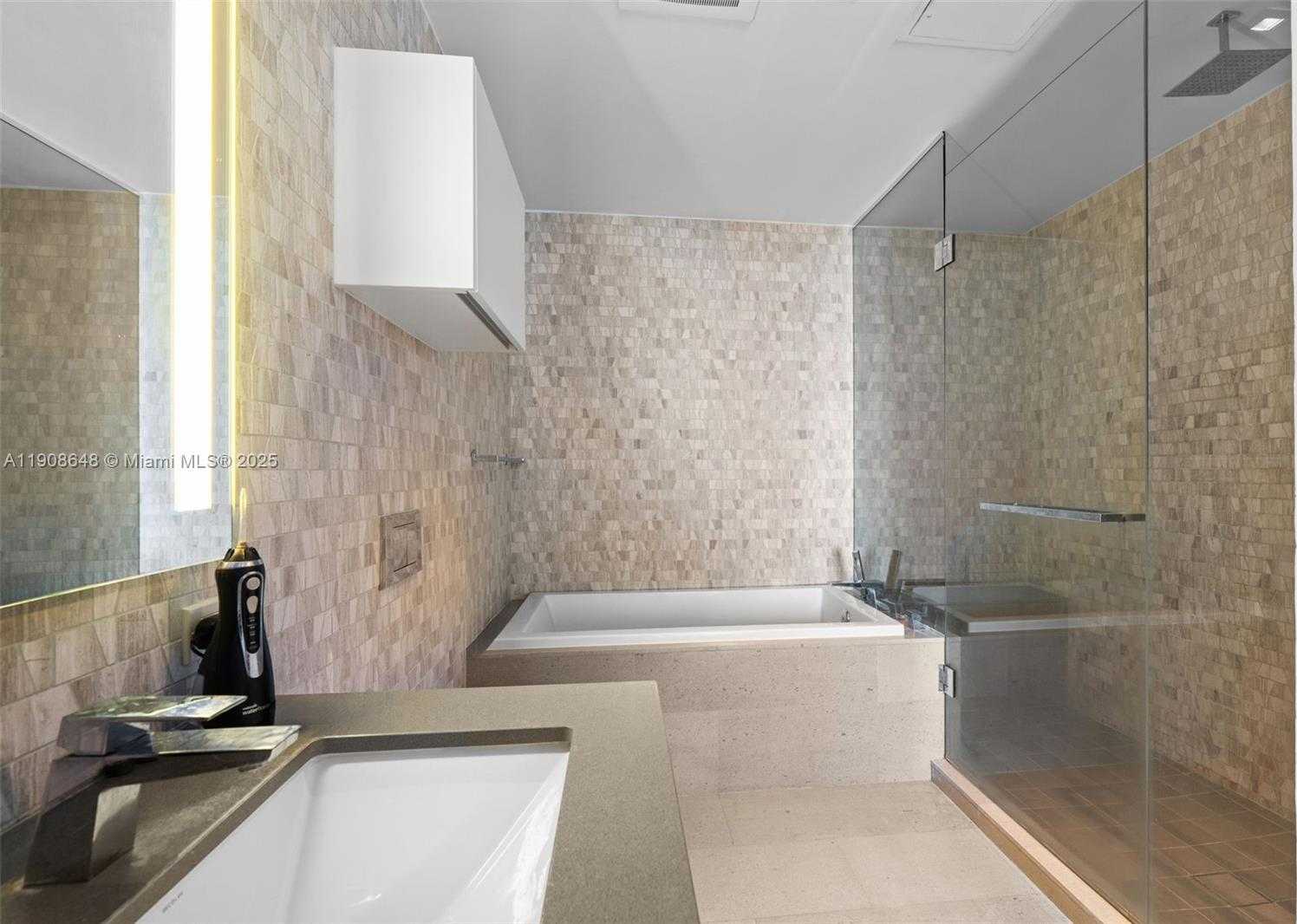 Small Image of 68 SOUTH EAST 6TH ST #2505, Miami Number 13