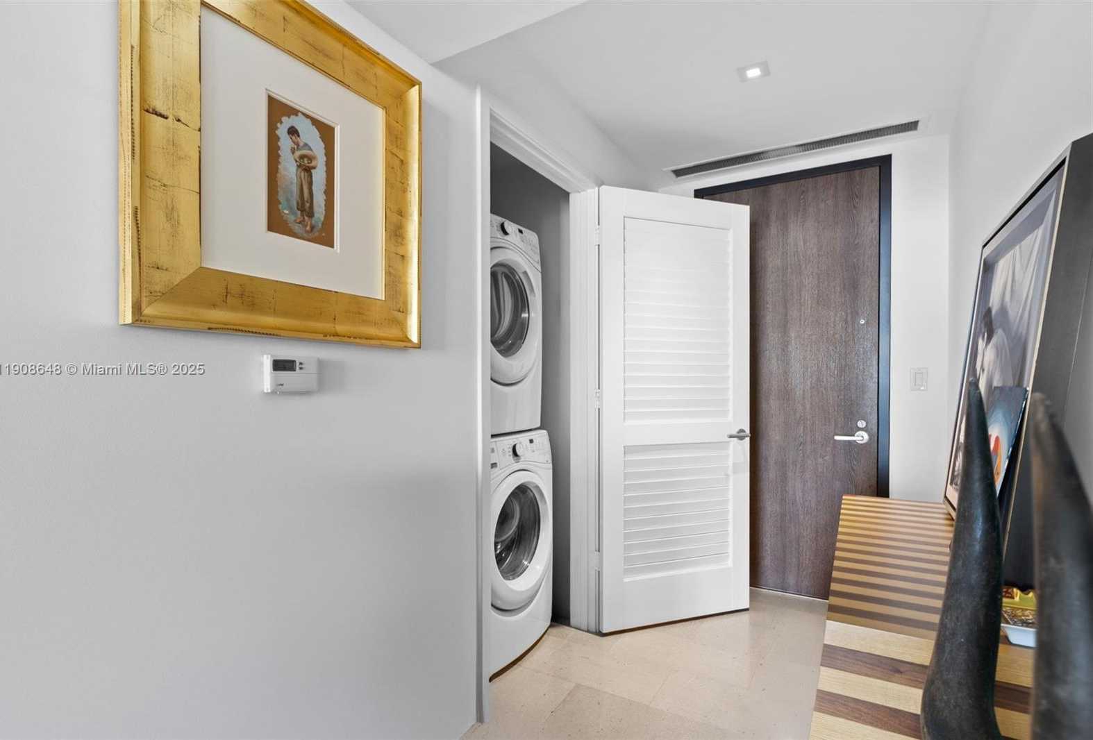 Small Image of 68 SOUTH EAST 6TH ST #2505, Miami Number 17