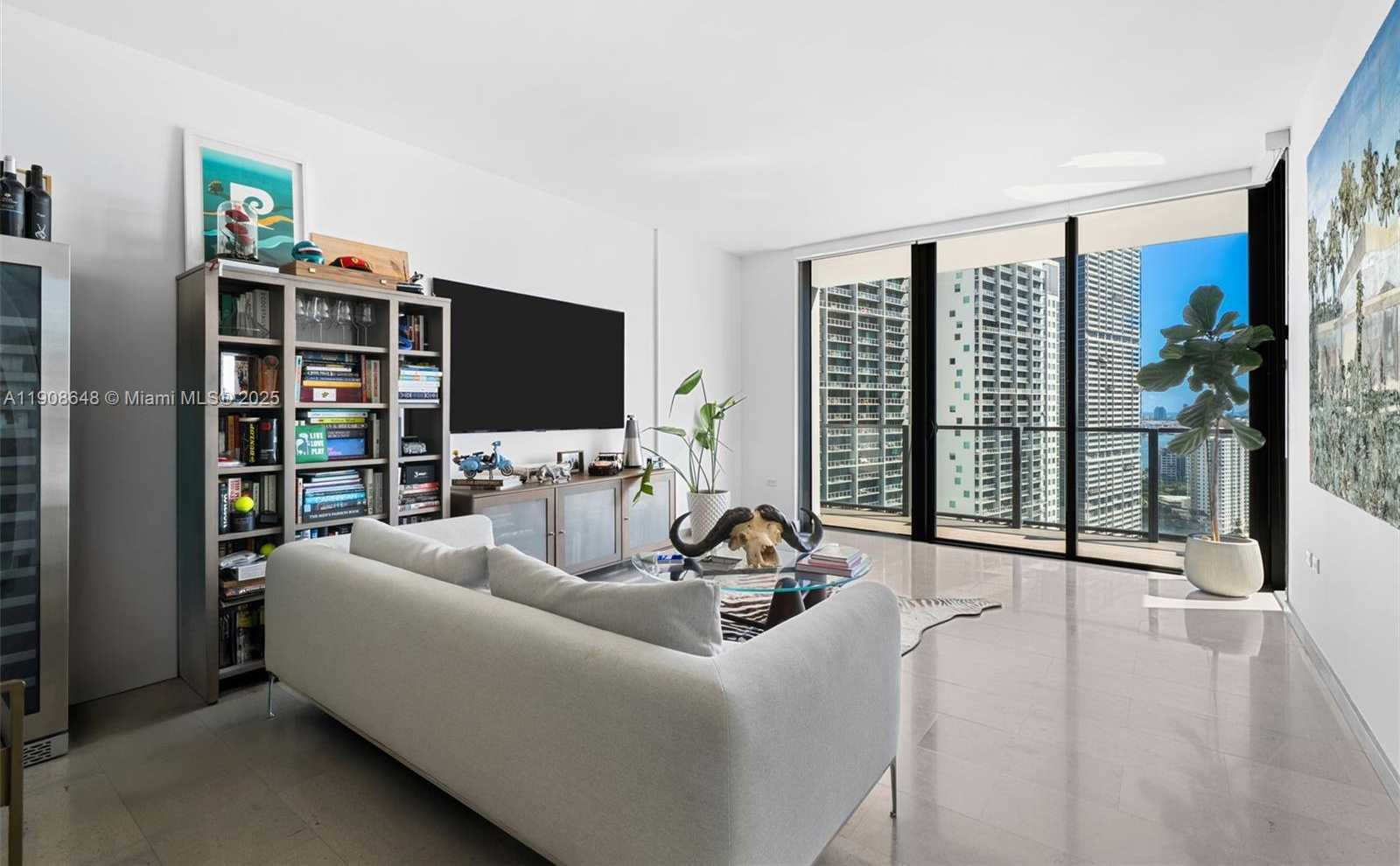 Small Image of 68 SOUTH EAST 6TH ST #2505, Miami Number 7