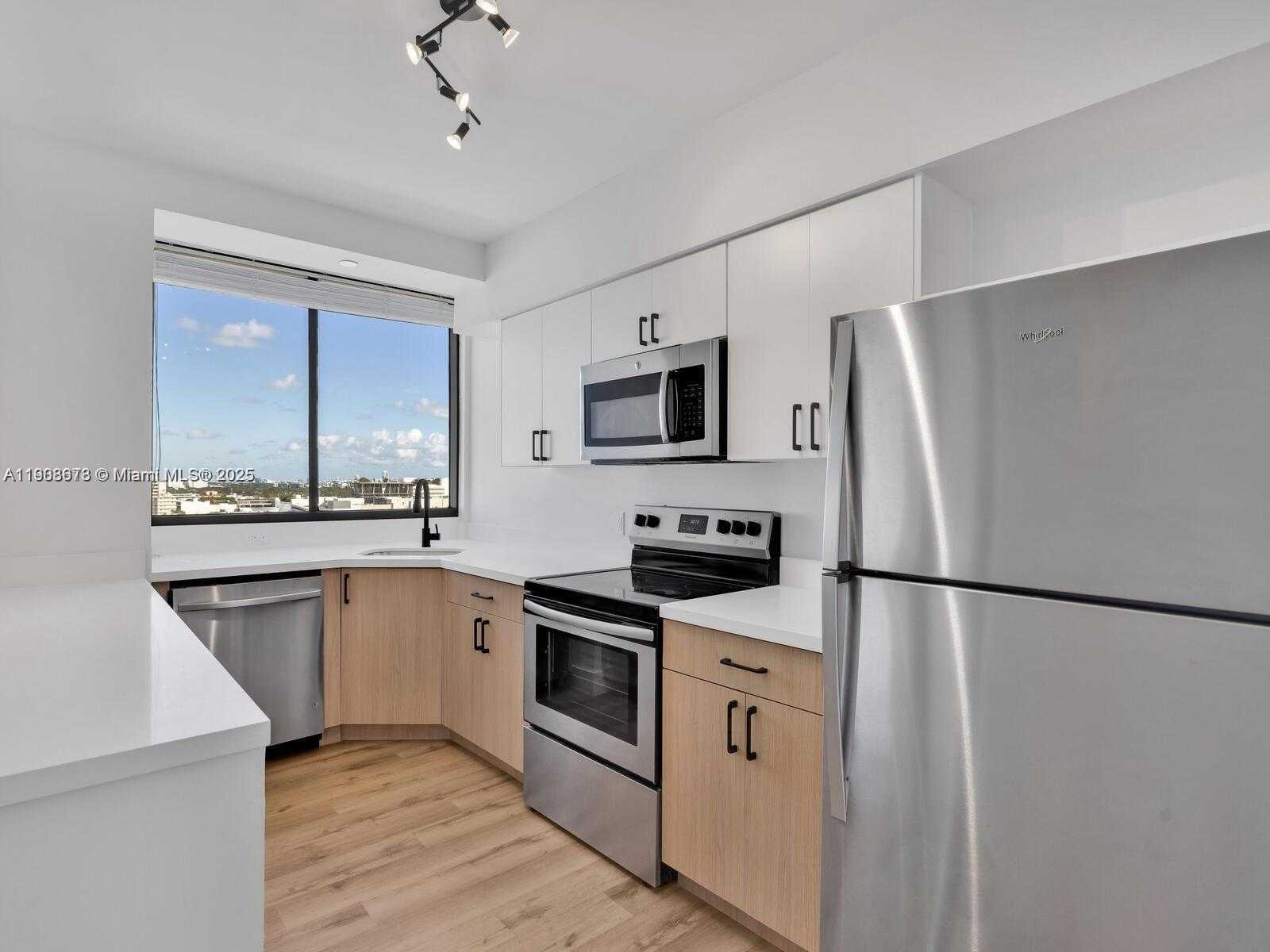 Small Image of 1330 WEST AVE #1511, Miami Beach Number 20