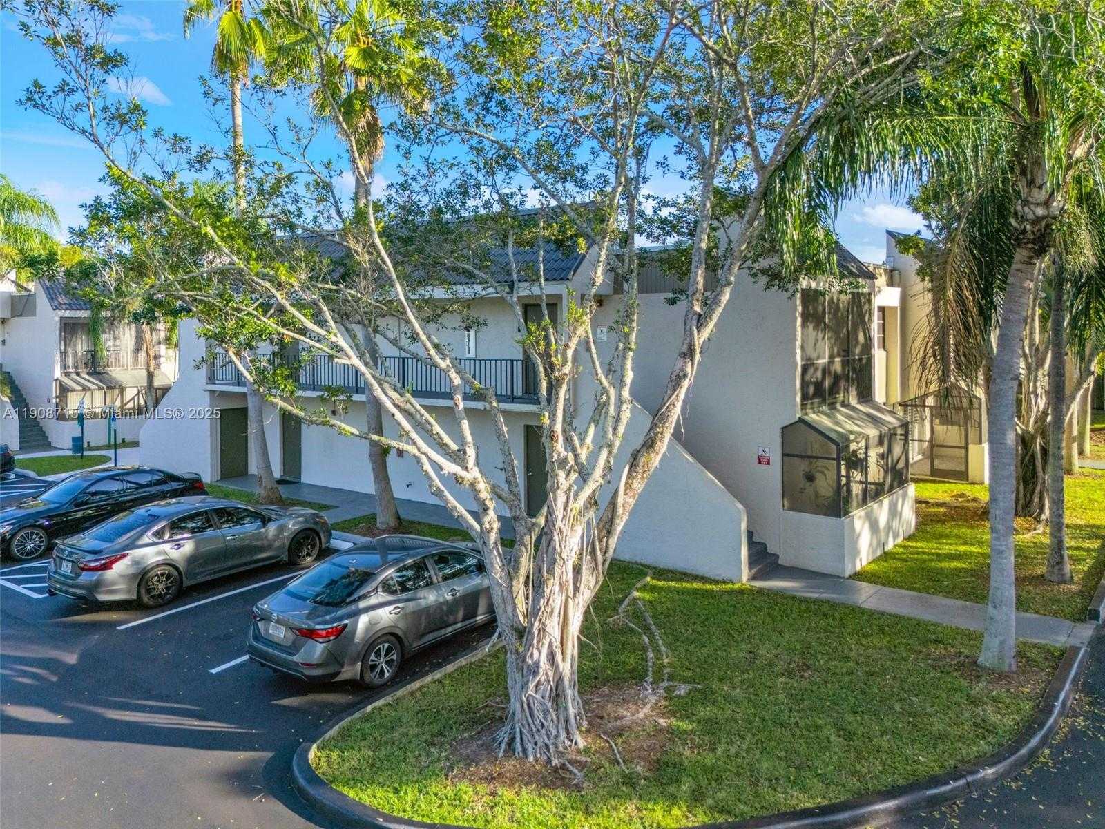 Small Image of 7929 104TH ST, #111E, Miami Number 26