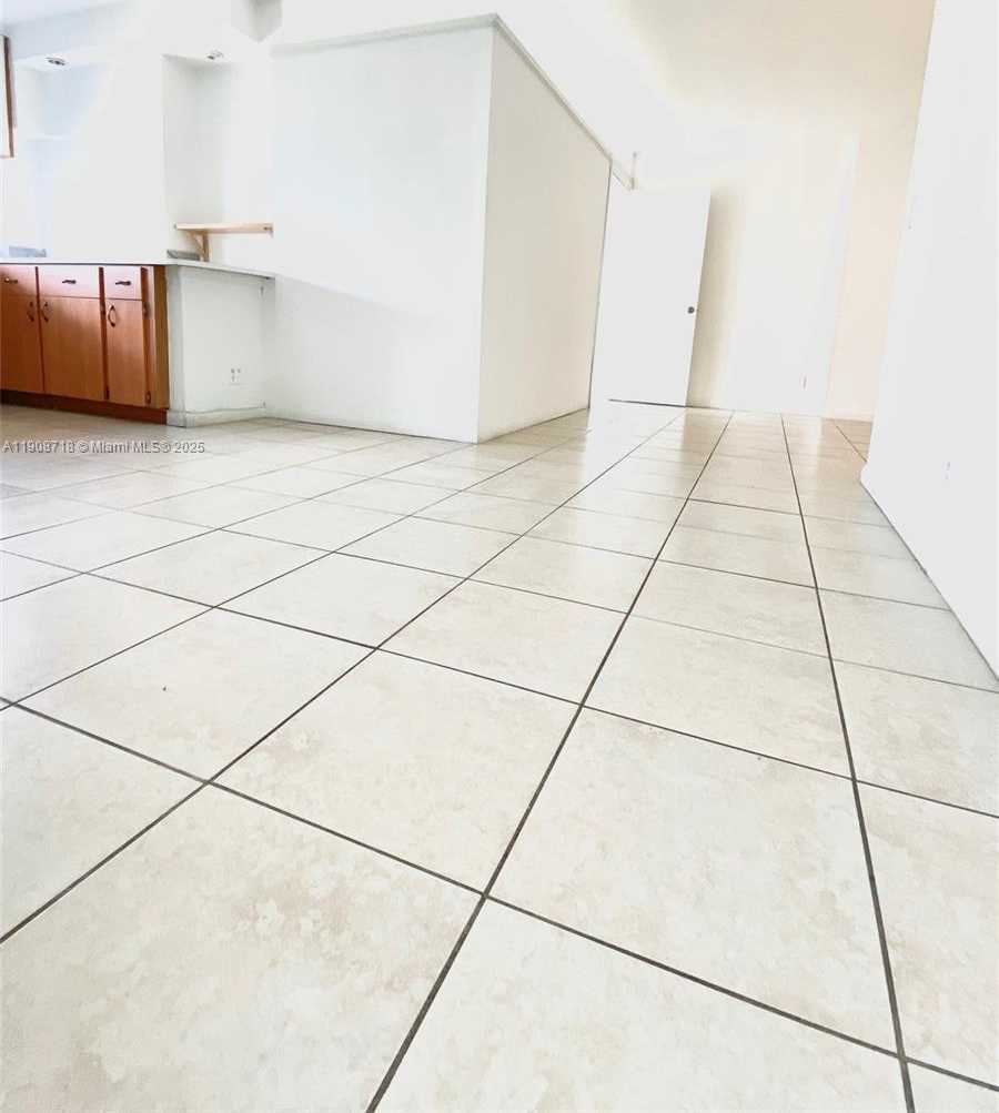 Small Image of 17011 NORTH BAY RD #711, Sunny Isles Beach Number 11