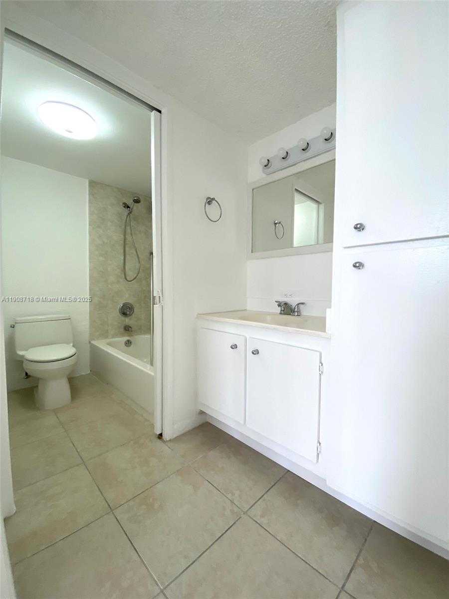 Small Image of 17011 NORTH BAY RD #711, Sunny Isles Beach Number 16