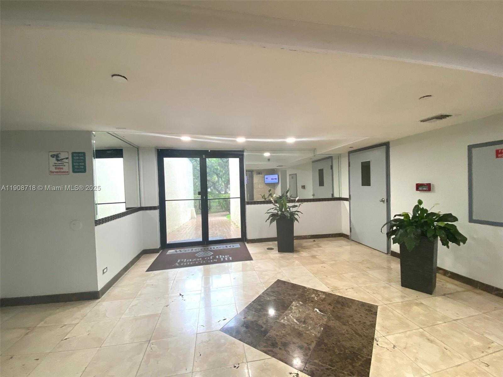 Small Image of 17011 NORTH BAY RD #711, Sunny Isles Beach Number 6