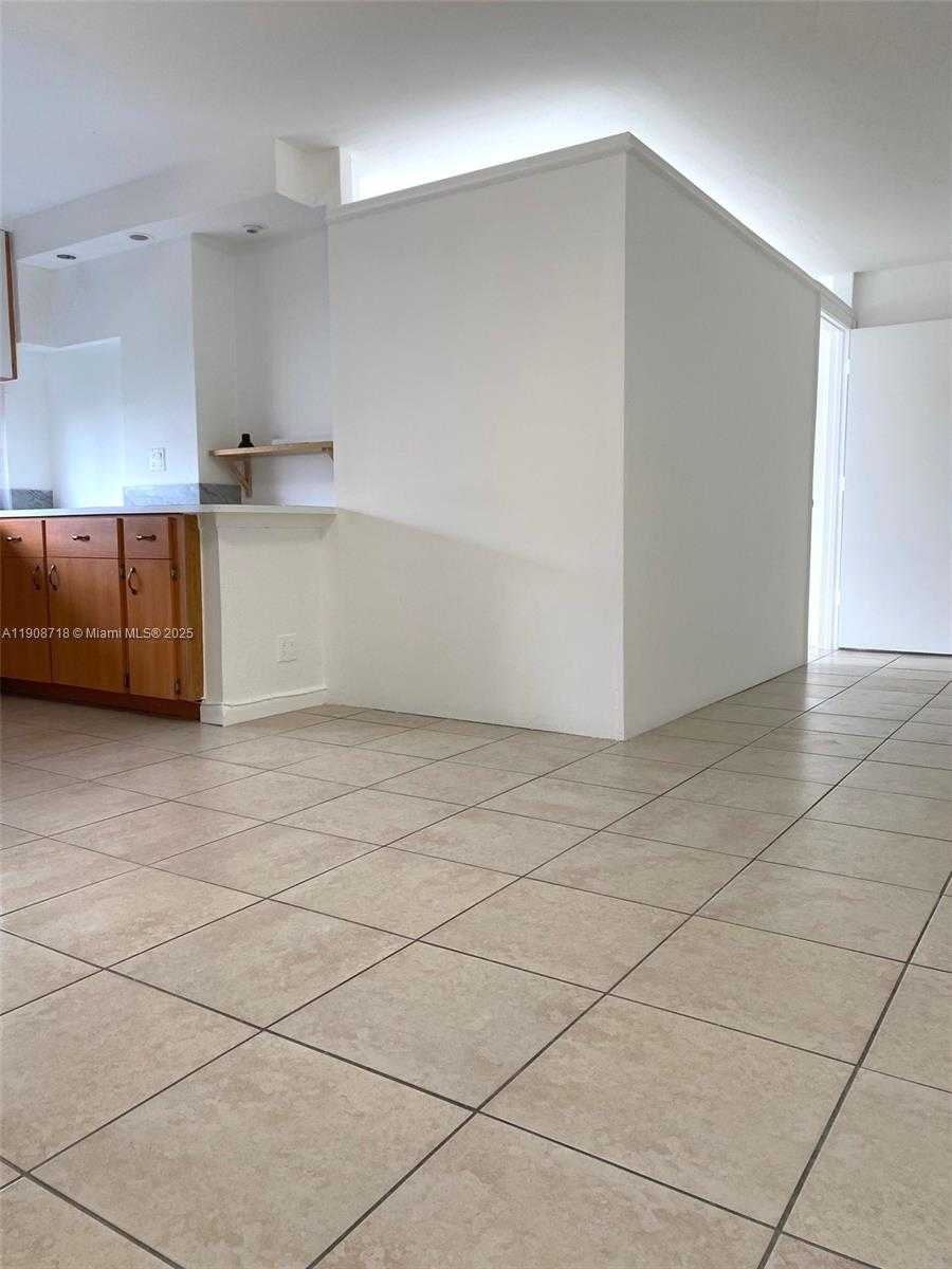 Small Image of 17011 NORTH BAY RD #711, Sunny Isles Beach Number 7