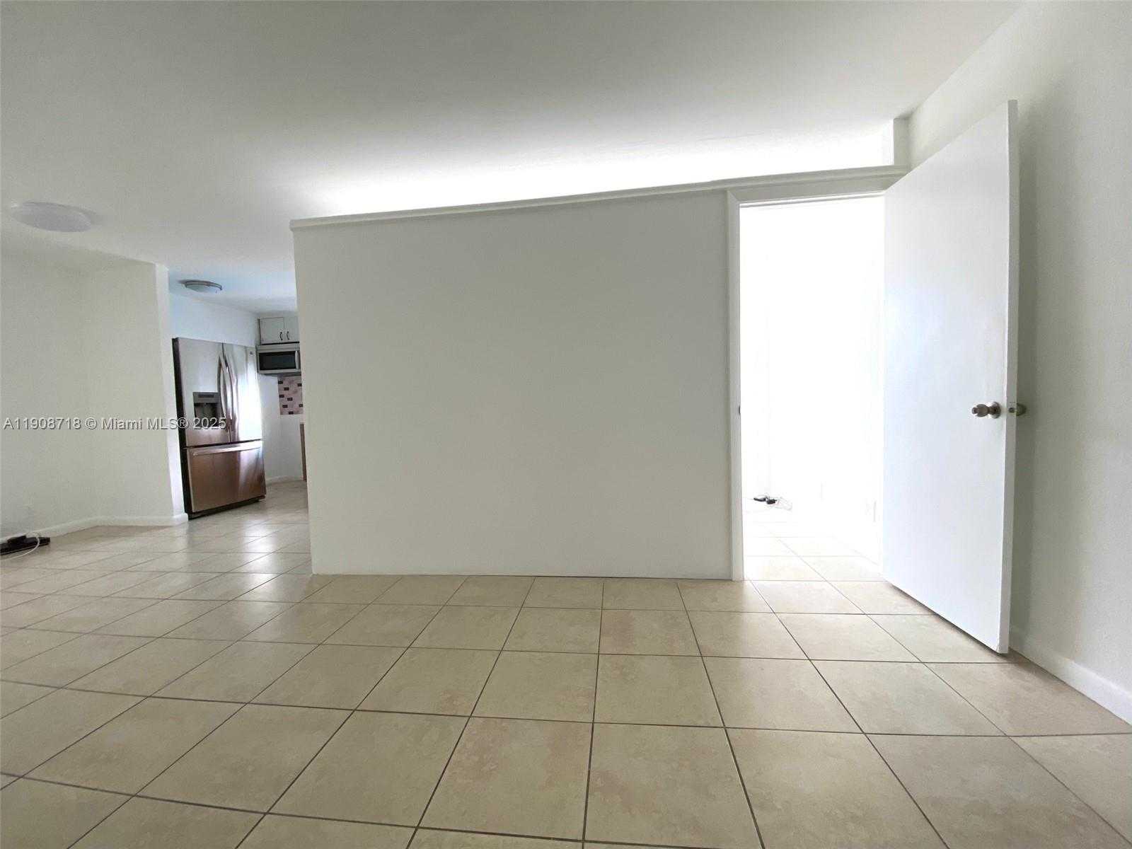 Small Image of 17011 NORTH BAY RD #711, Sunny Isles Beach Number 8
