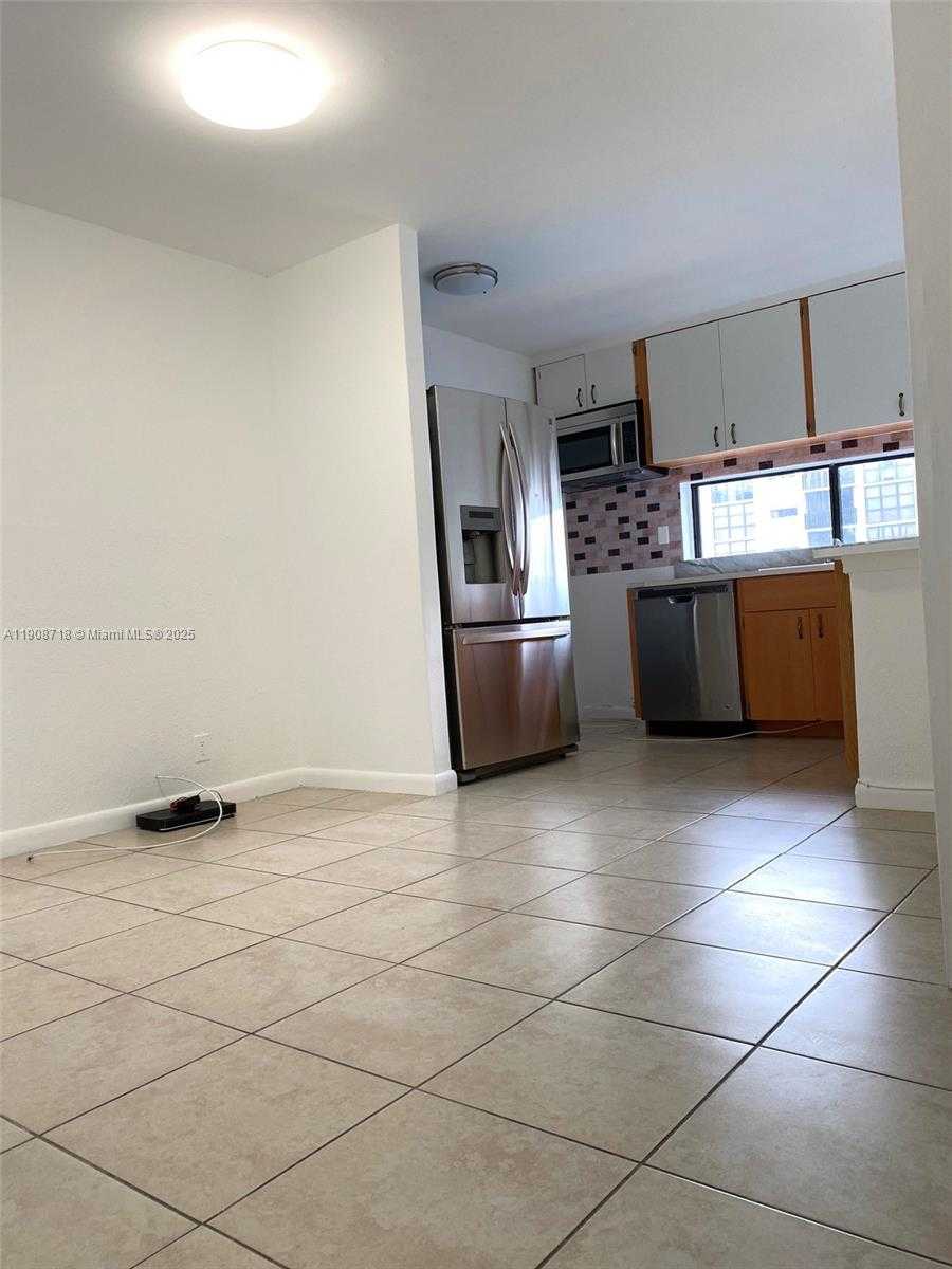 Small Image of 17011 NORTH BAY RD #711, Sunny Isles Beach Number 9