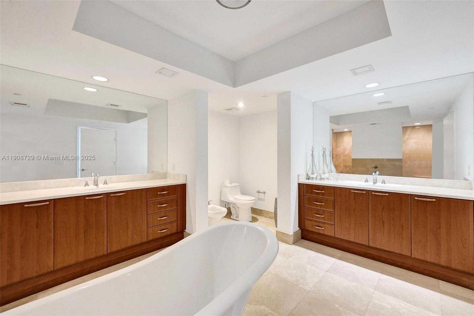 Small Image of 3301 NORTH EAST 183RD ST #2007, Aventura Number 14