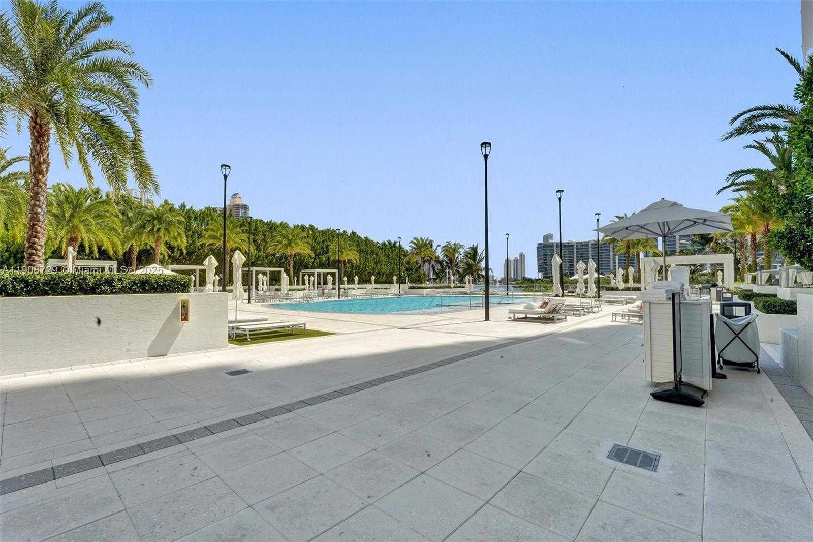 Small Image of 3301 NORTH EAST 183RD ST #2007, Aventura Number 22