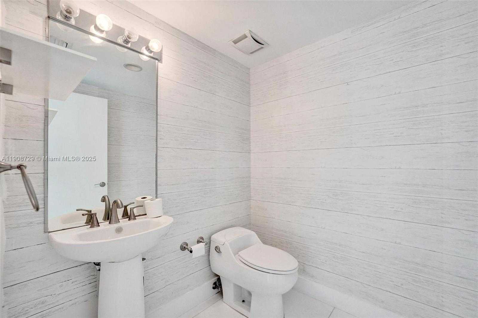 Small Image of 3301 NORTH EAST 183RD ST #2007, Aventura Number 9