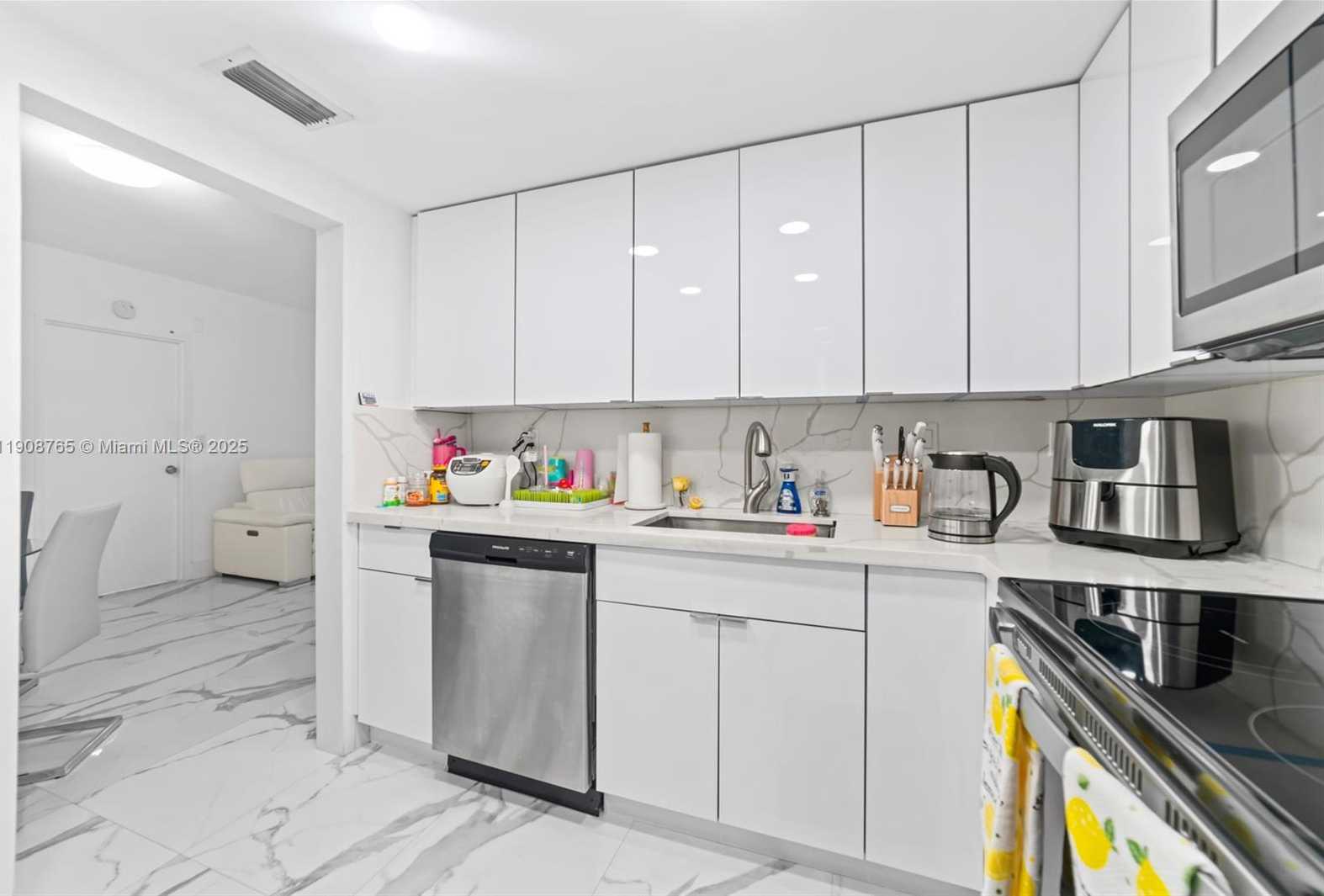 Small Image of 3725 SOUTH OCEAN DR #716, Hollywood Number 18