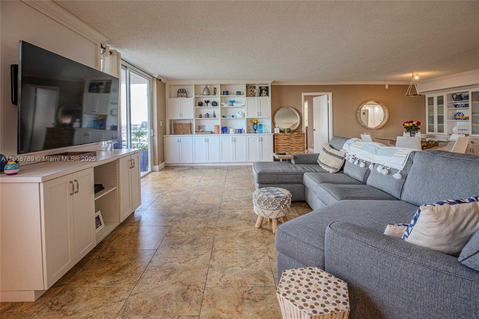 Small Image of 437 GOLDEN ISLES DR #9B-C, Hallandale Beach Number 10