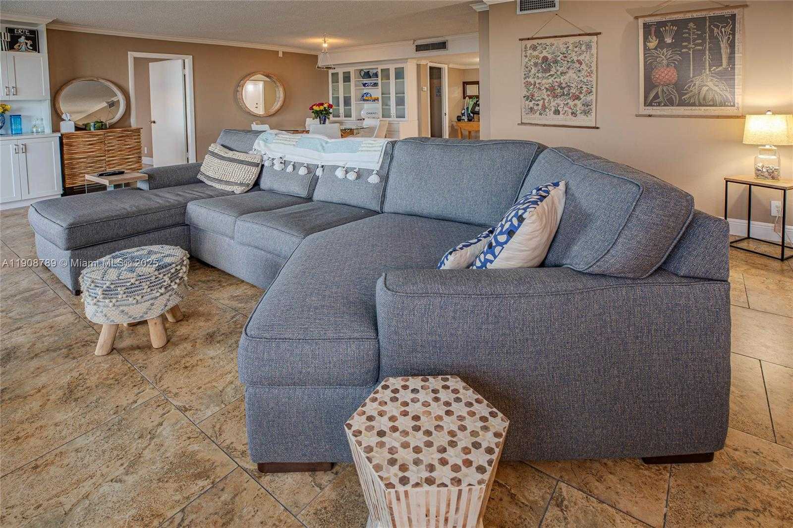 Small Image of 437 GOLDEN ISLES DR #9B-C, Hallandale Beach Number 11