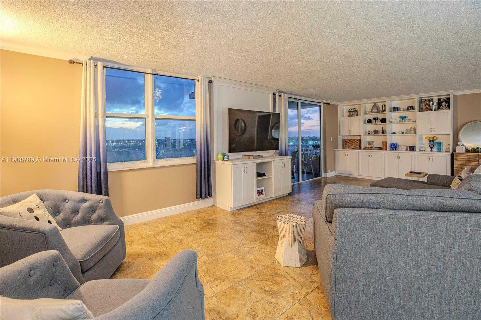 Small Image of 437 GOLDEN ISLES DR #9B-C, Hallandale Beach Number 16