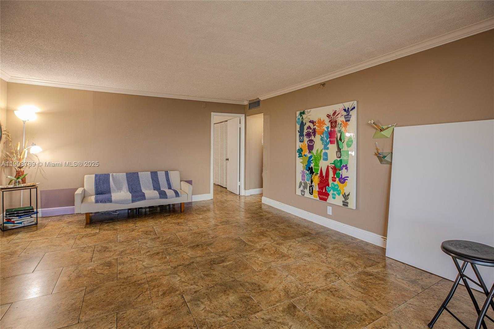 Small Image of 437 GOLDEN ISLES DR #9B-C, Hallandale Beach Number 22