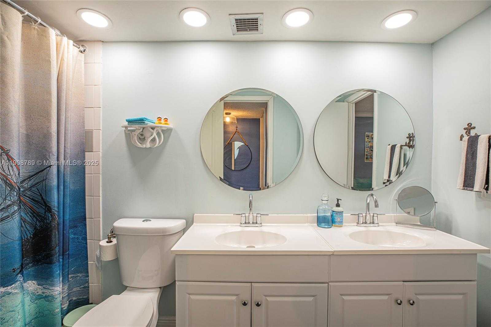 Small Image of 437 GOLDEN ISLES DR #9B-C, Hallandale Beach Number 27